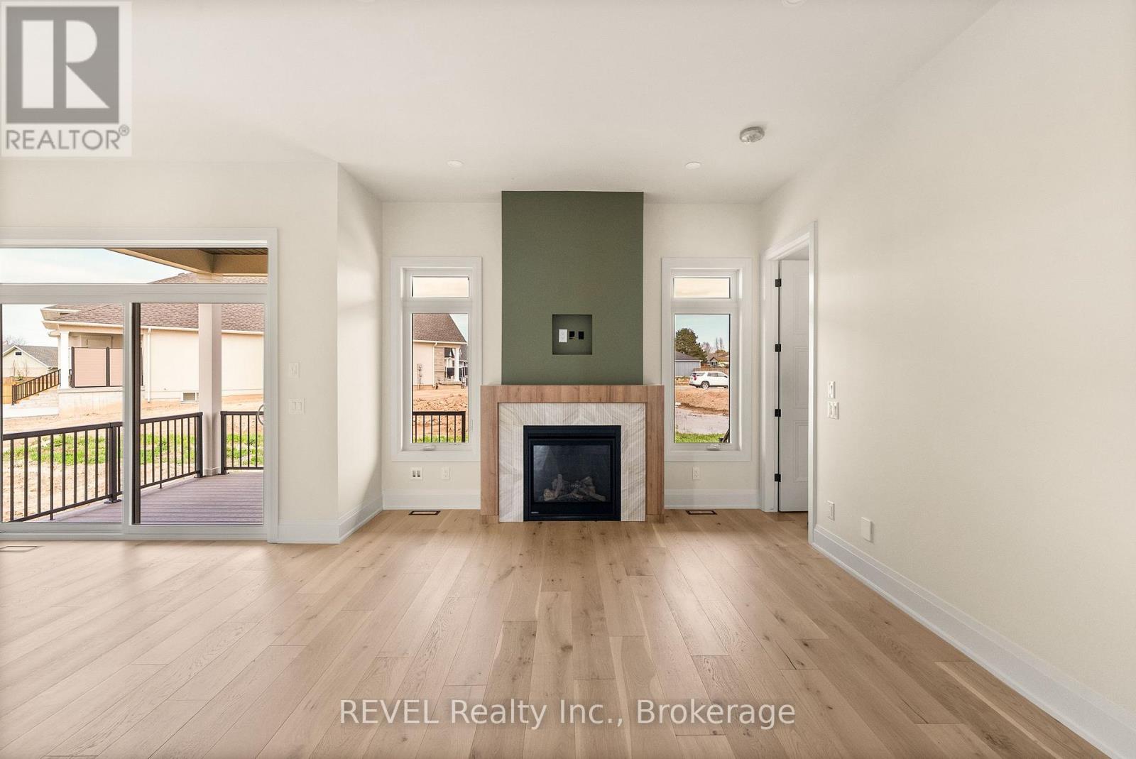 15 Oakley Drive, Niagara-On-The-Lake, Ontario  L0S 1J0 - Photo 16 - X12467508