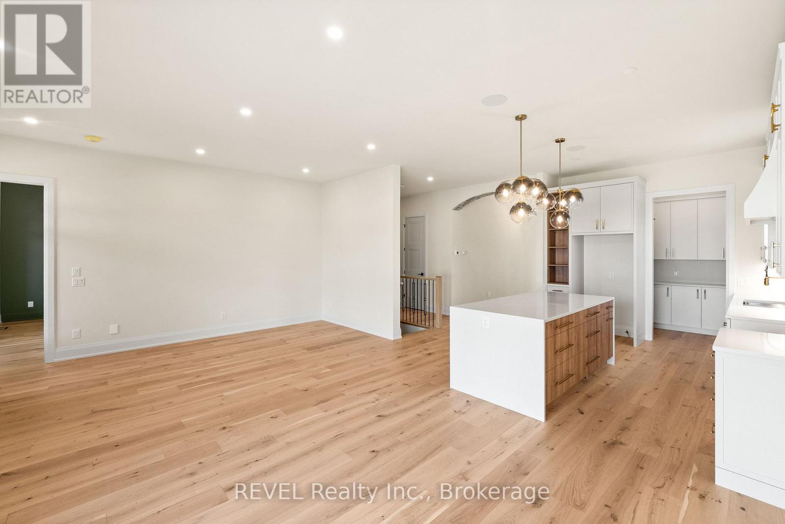 15 Oakley Drive, Niagara-On-The-Lake, Ontario  L0S 1J0 - Photo 18 - X12467508