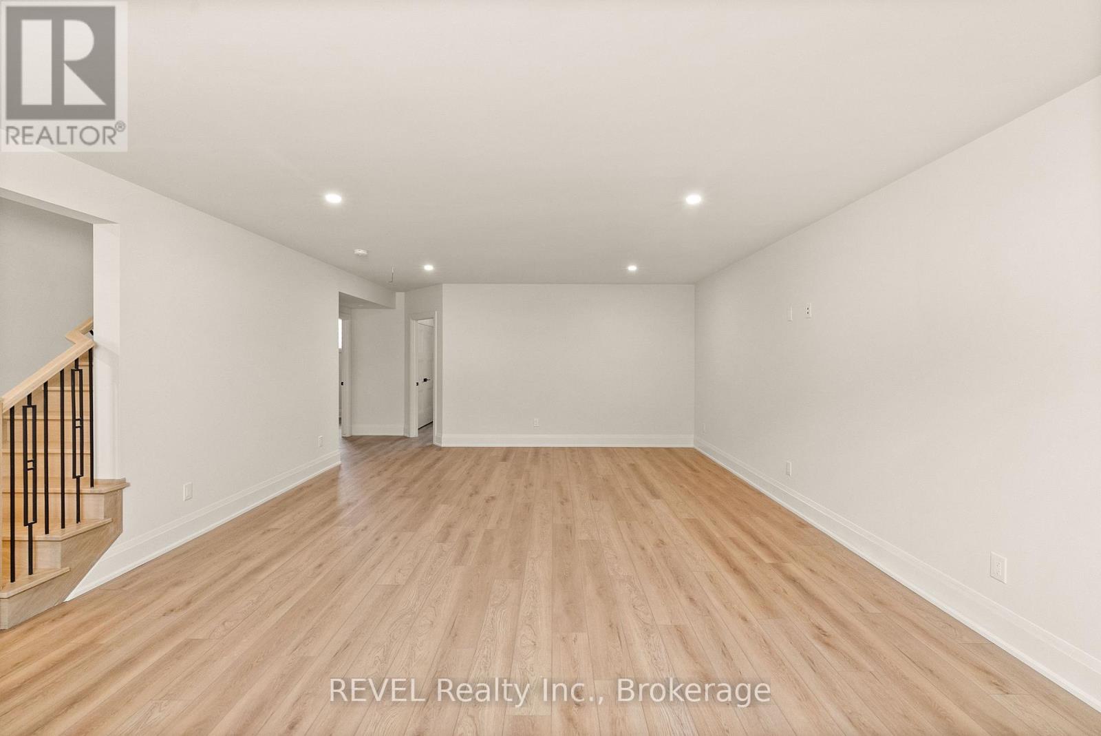 15 Oakley Drive, Niagara-On-The-Lake, Ontario  L0S 1J0 - Photo 29 - X12467508