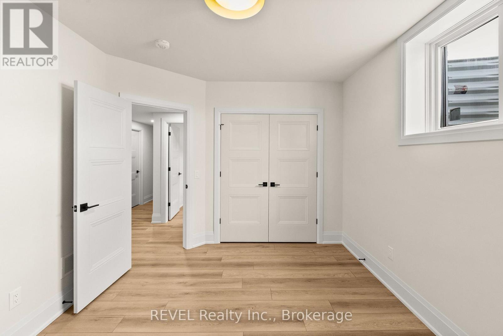 15 Oakley Drive, Niagara-On-The-Lake, Ontario  L0S 1J0 - Photo 33 - X12467508