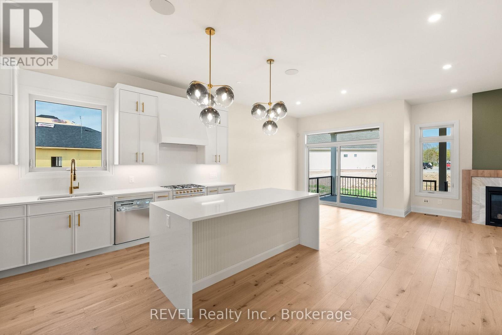 15 Oakley Drive, Niagara-On-The-Lake, Ontario  L0S 1J0 - Photo 5 - X12467508