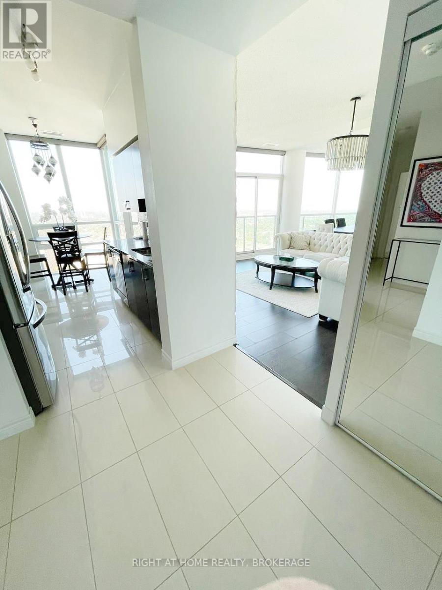 Ph101 - 208 Enfield Place, Mississauga, Ontario  L5B 0G8 - Photo 7 - W12467686