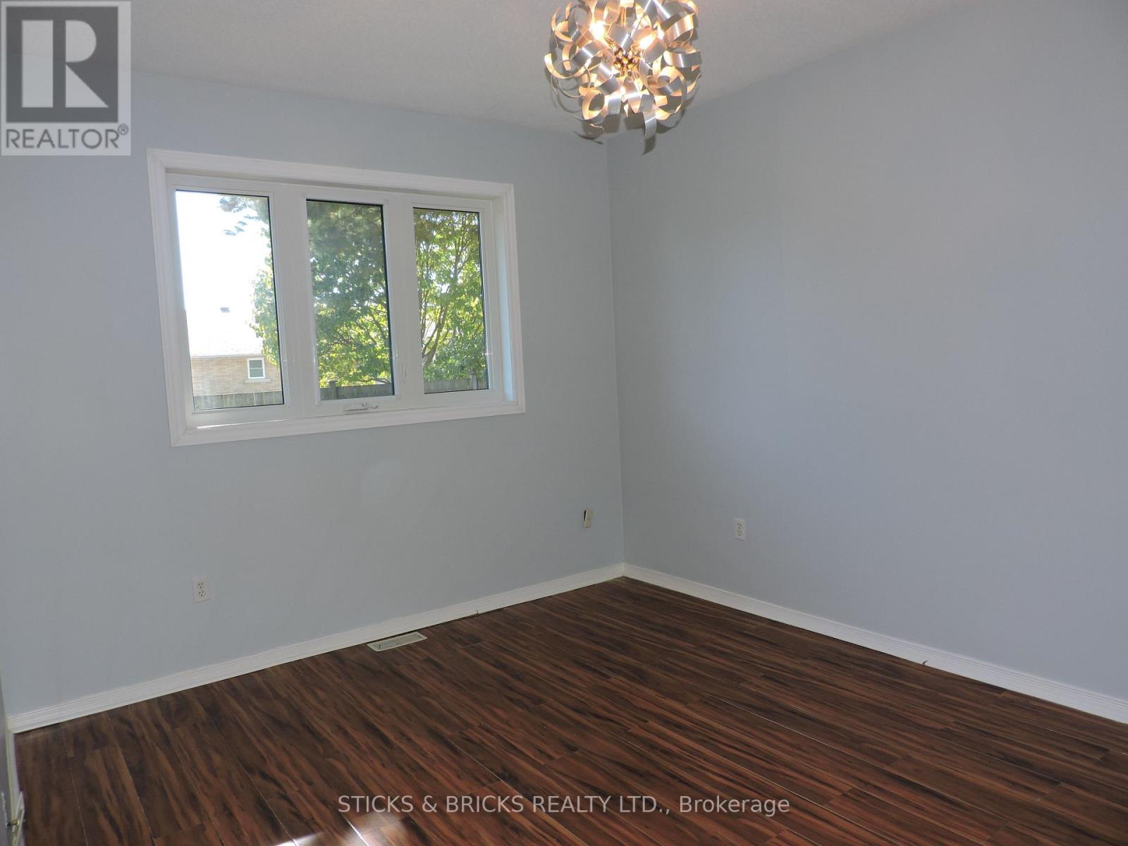 27 - 5070 Drummond Road, Niagara Falls, Ontario  L2E 6E4 - Photo 13 - X12467985