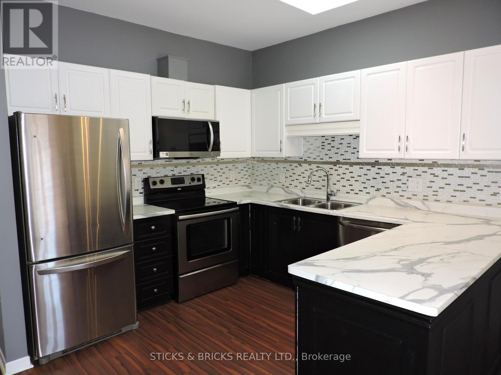 27 - 5070 Drummond Road, Niagara Falls, Ontario  L2E 6E4 - Photo 9 - X12467985