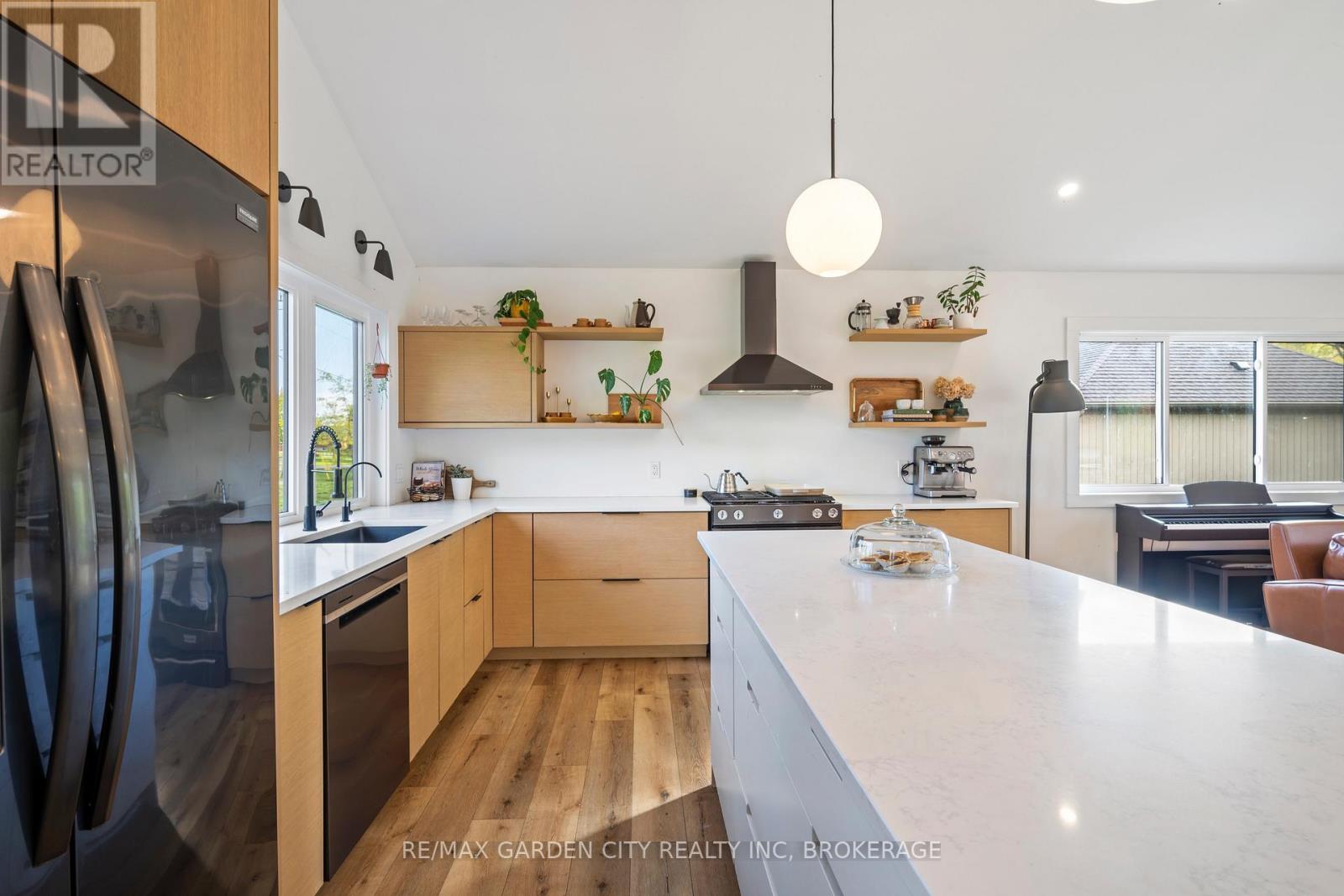 4110 13th Street, Lincoln, Ontario  L0R 1S0 - Photo 9 - X12468227