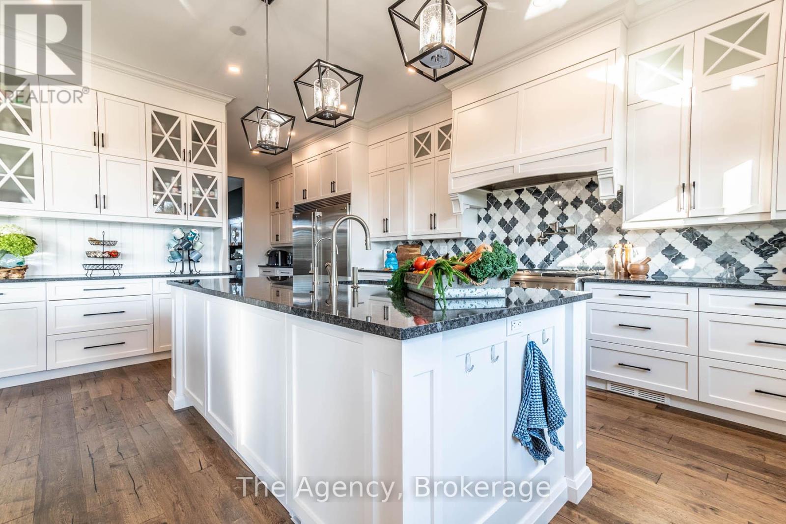 119 Willowbrook Drive, Welland, Ontario  L3C 0G2 - Photo 9 - X12468883