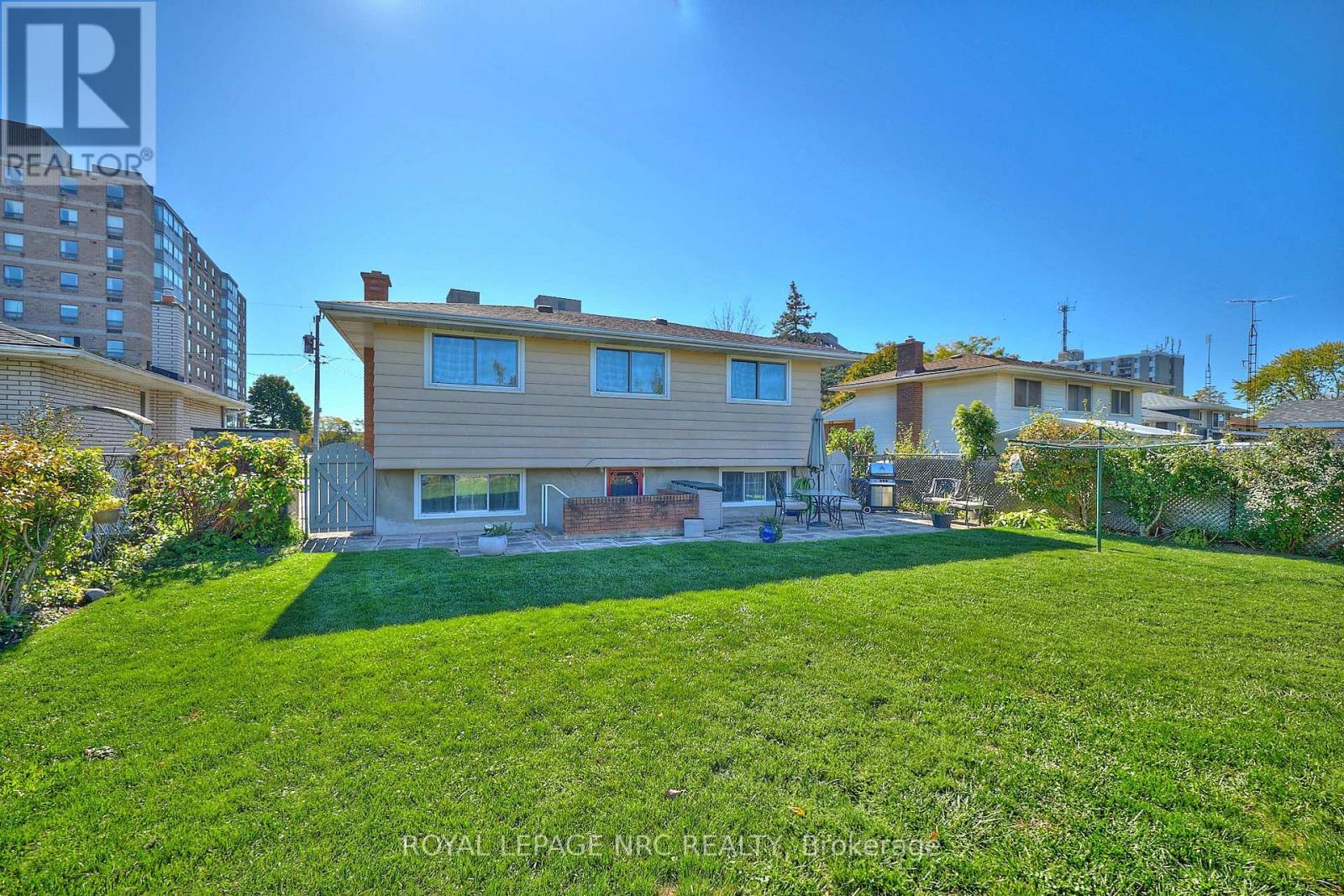 73 Roehampton Avenue, St. Catharines, Ontario  L2M 6B7 - Photo 6 - X12469466