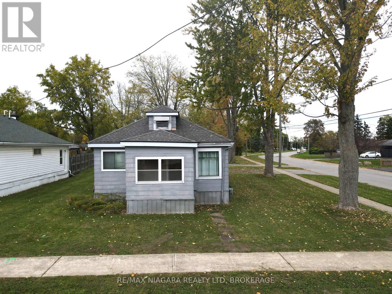 59 Radford Avenue, Fort Erie, Ontario  L2A 5H7 - Photo 2 - X12469770