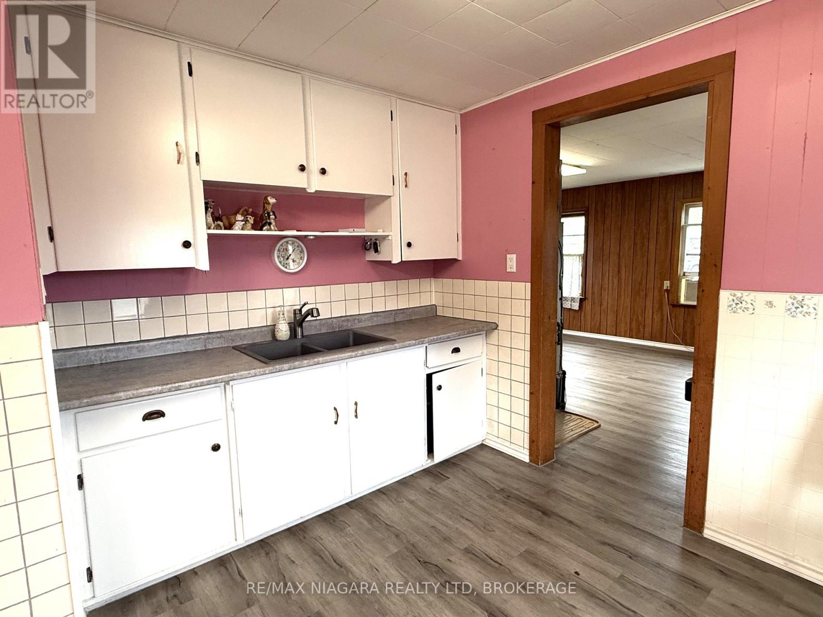 59 Radford Avenue, Fort Erie, Ontario  L2A 5H7 - Photo 9 - X12469770