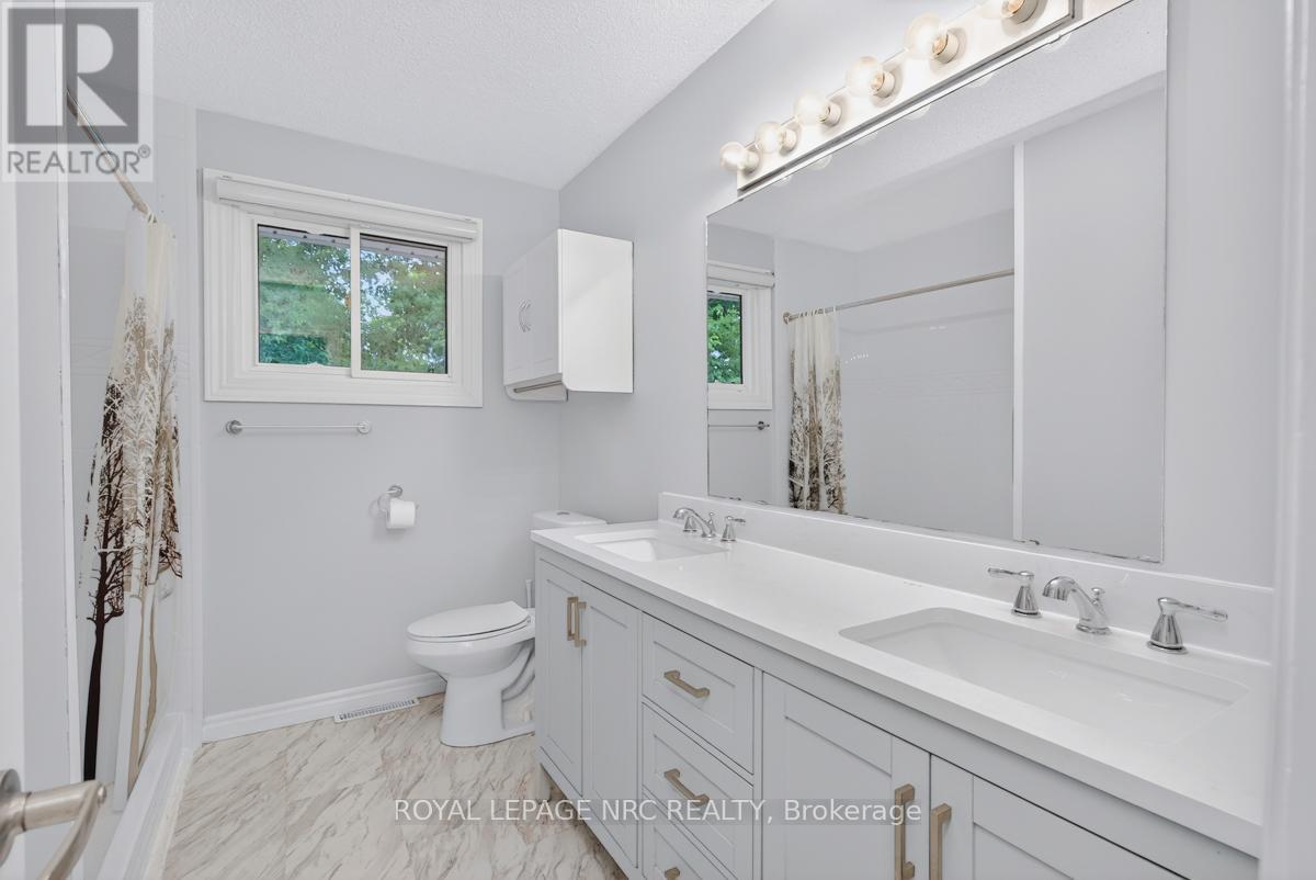 56 Santone Avenue, Welland, Ontario  L3C 2J4 - Photo 14 - X12469809