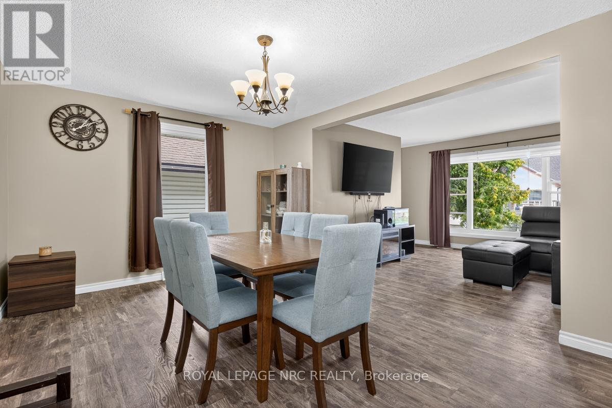 56 Santone Avenue, Welland, Ontario  L3C 2J4 - Photo 20 - X12469809