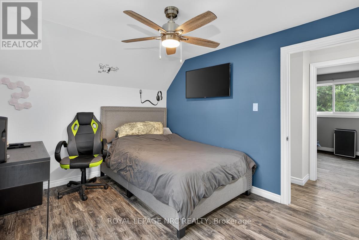 56 Santone Avenue, Welland, Ontario  L3C 2J4 - Photo 33 - X12469809