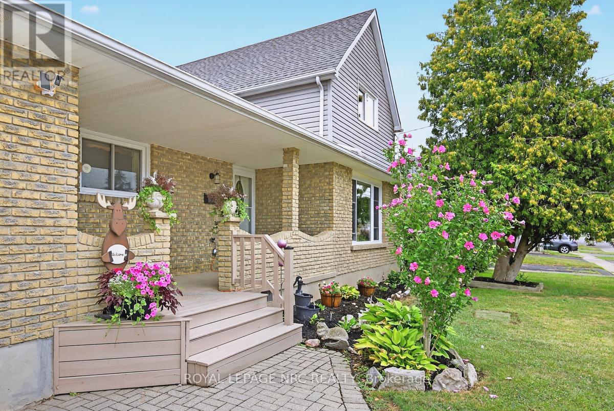 56 Santone Avenue, Welland, Ontario  L3C 2J4 - Photo 4 - X12469809