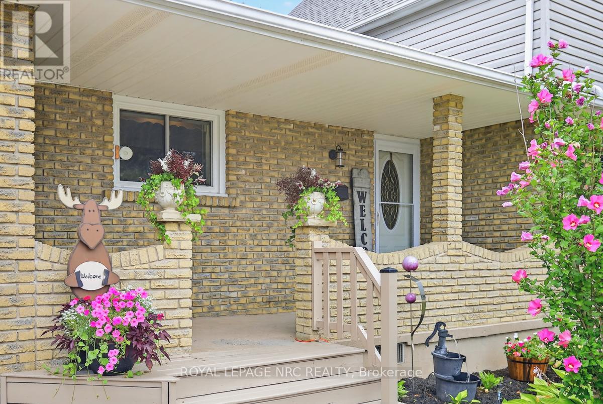 56 Santone Avenue, Welland, Ontario  L3C 2J4 - Photo 5 - X12469809