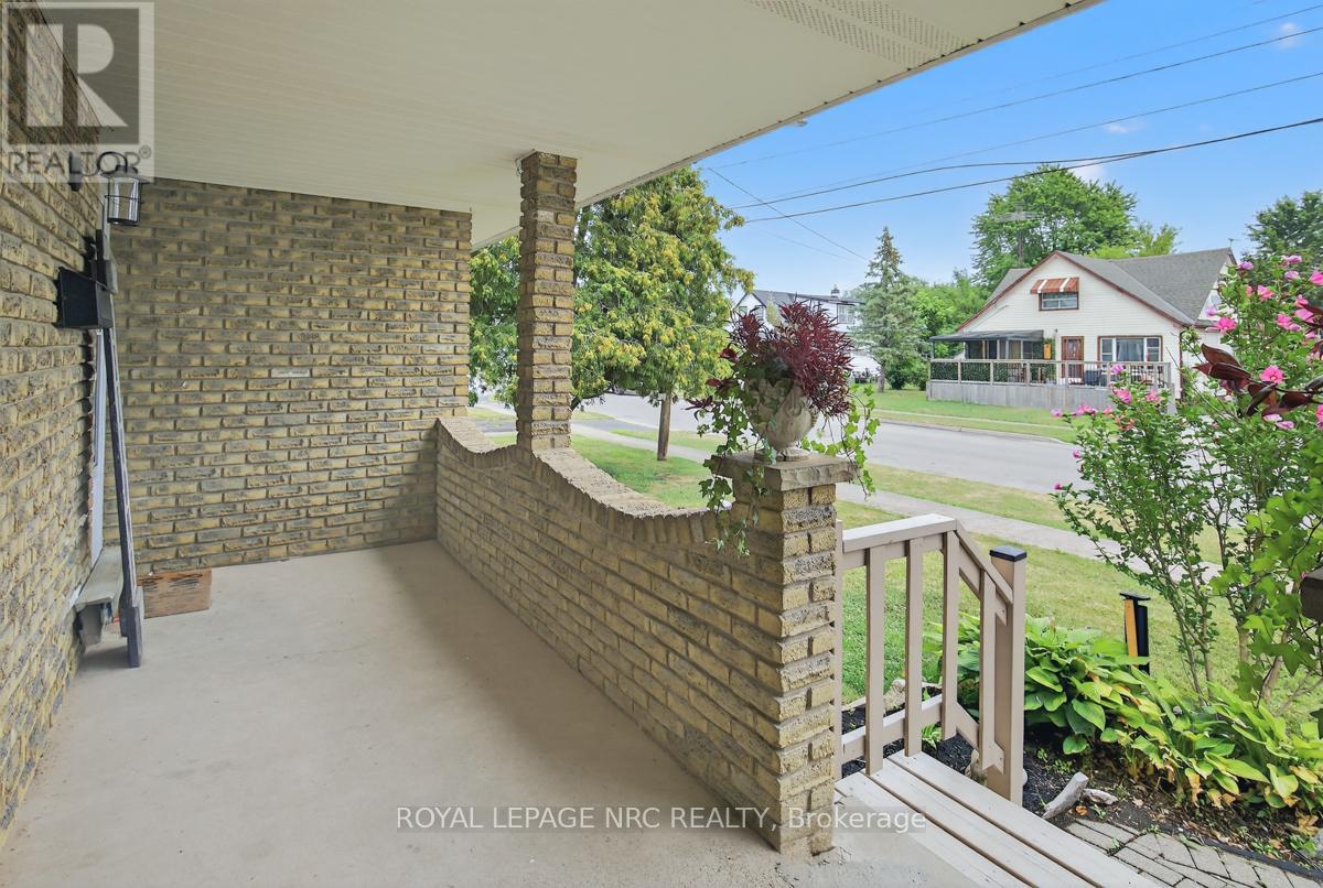 56 Santone Avenue, Welland, Ontario  L3C 2J4 - Photo 6 - X12469809