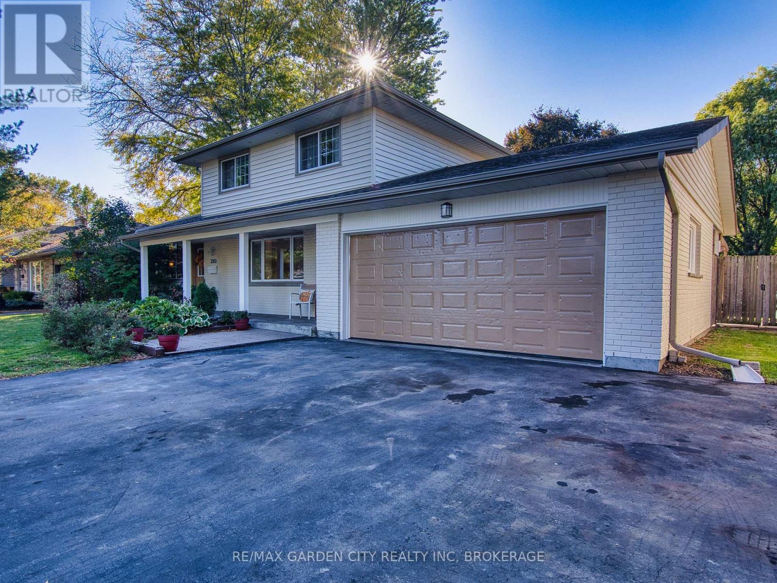 3563 Harvard Avenue, Niagara Falls, Ontario  L2J 3C6 - Photo 2 - X12469857