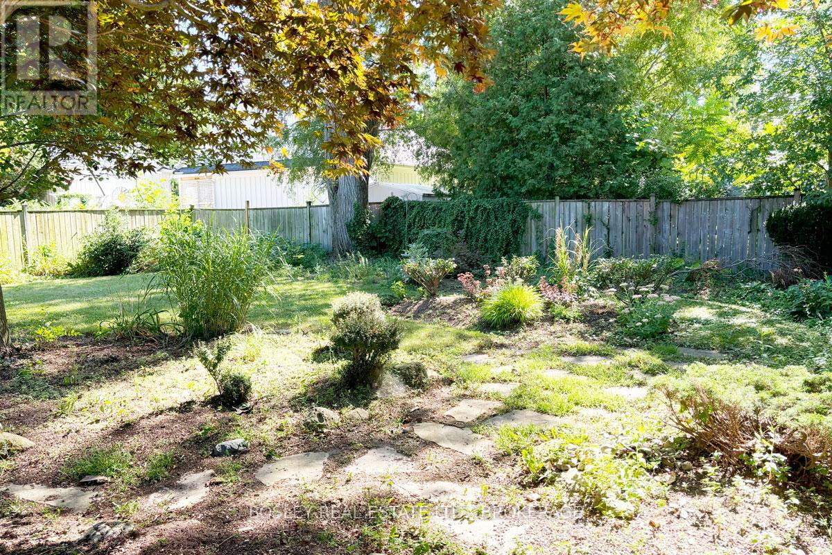 330 Mary Street, Niagara-On-The-Lake, Ontario  L0S 1J0 - Photo 17 - X12469934