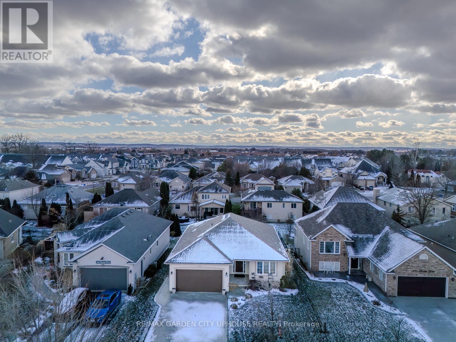 132 Loretta Drive, Niagara-On-The-Lake, Ontario  L0S 1T0 - Photo 16 - X12470071