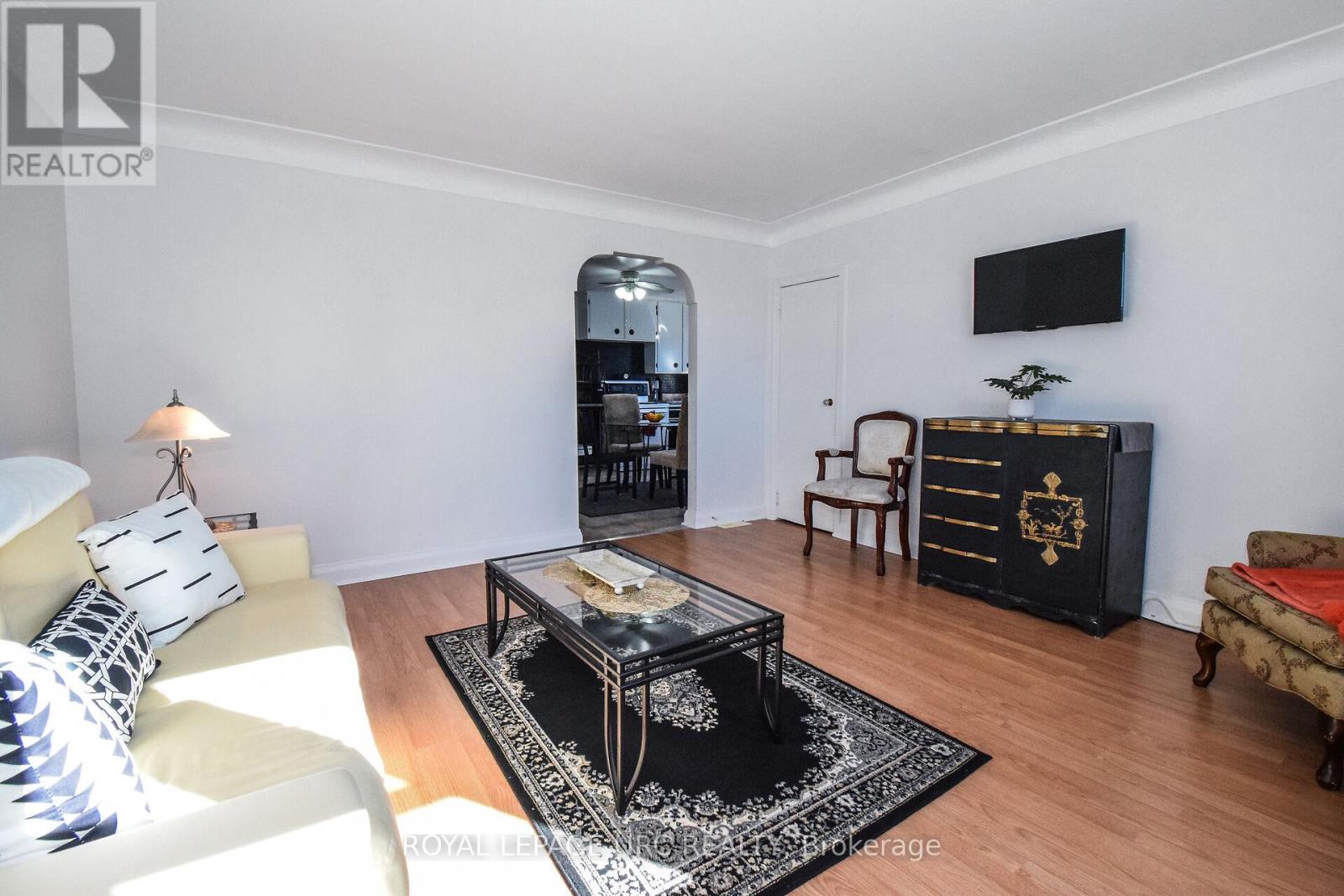 5367 Kitchener Street, Niagara Falls, Ontario  L2G 1B6 - Photo 35 - X12470099