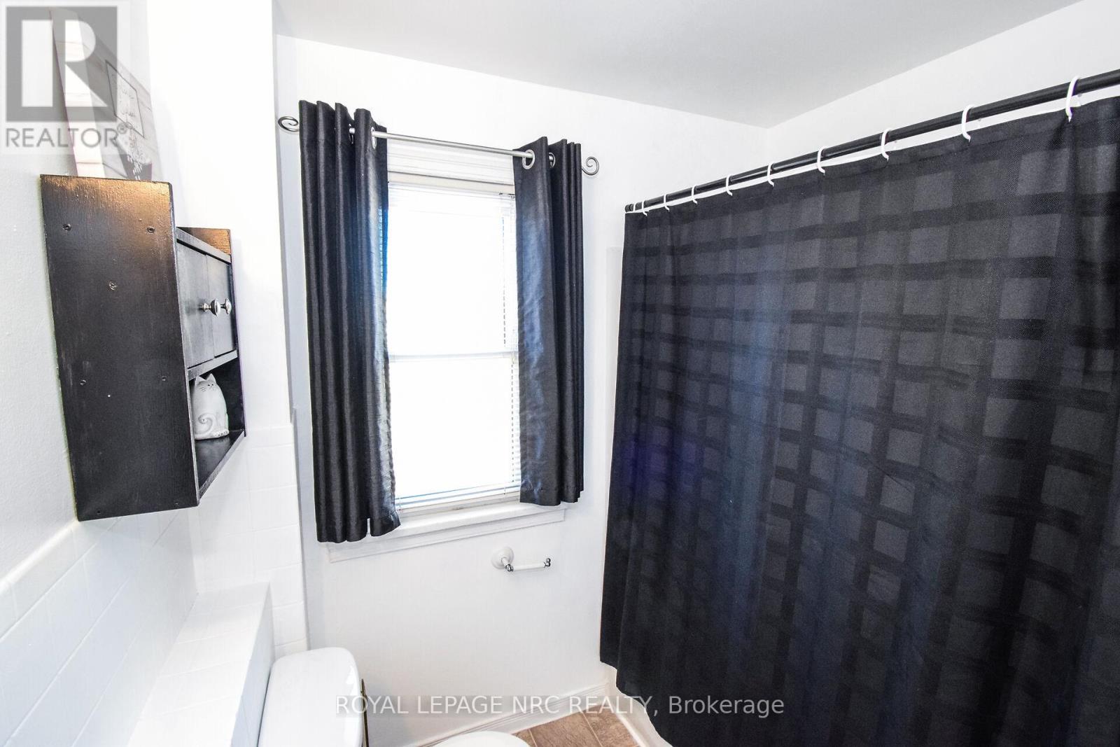 5367 Kitchener Street, Niagara Falls, Ontario  L2G 1B6 - Photo 40 - X12470099
