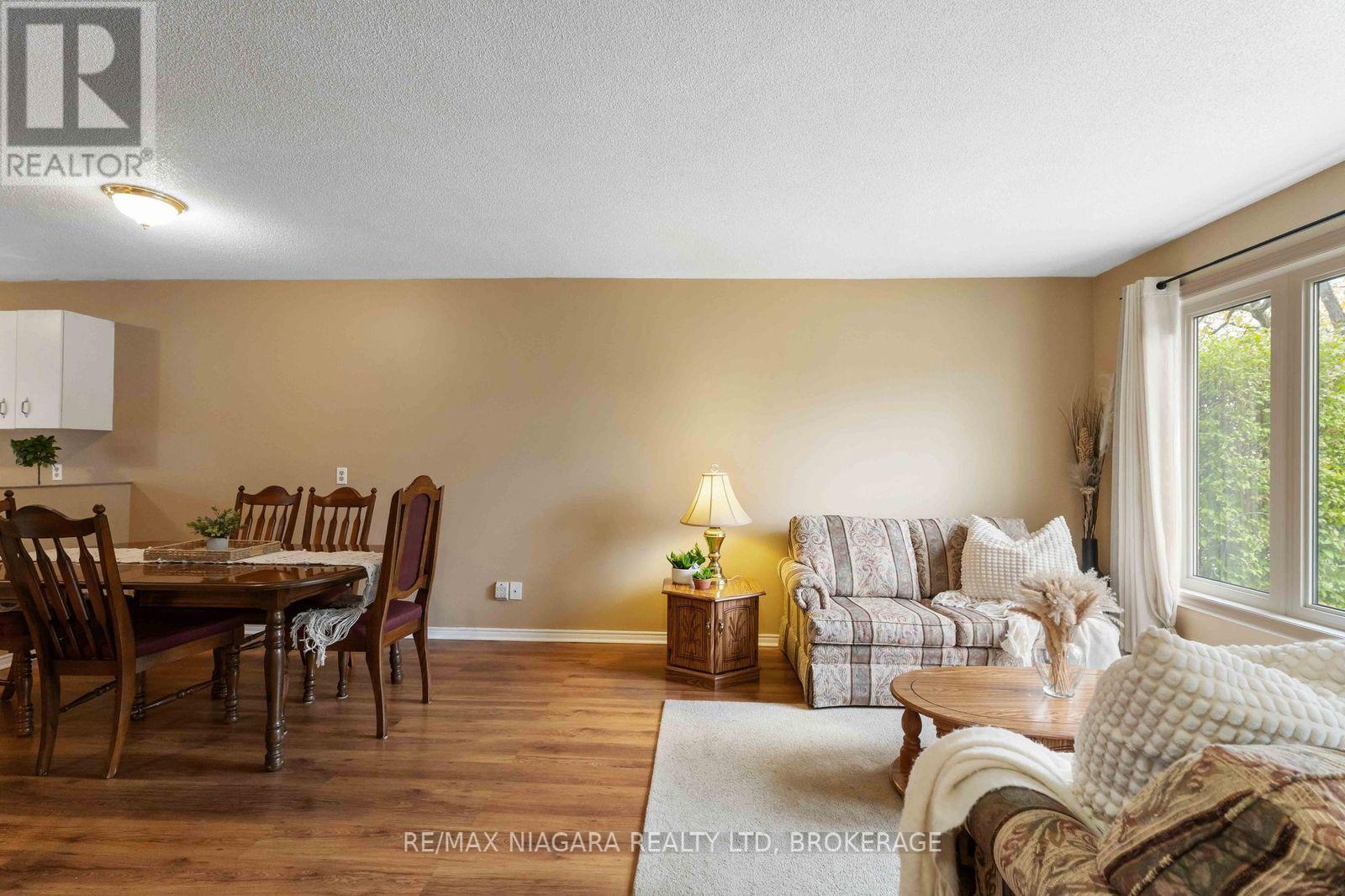 7 - 35 Nova Crescent, Welland, Ontario  L3C 6P8 - Photo 4 - X12470199