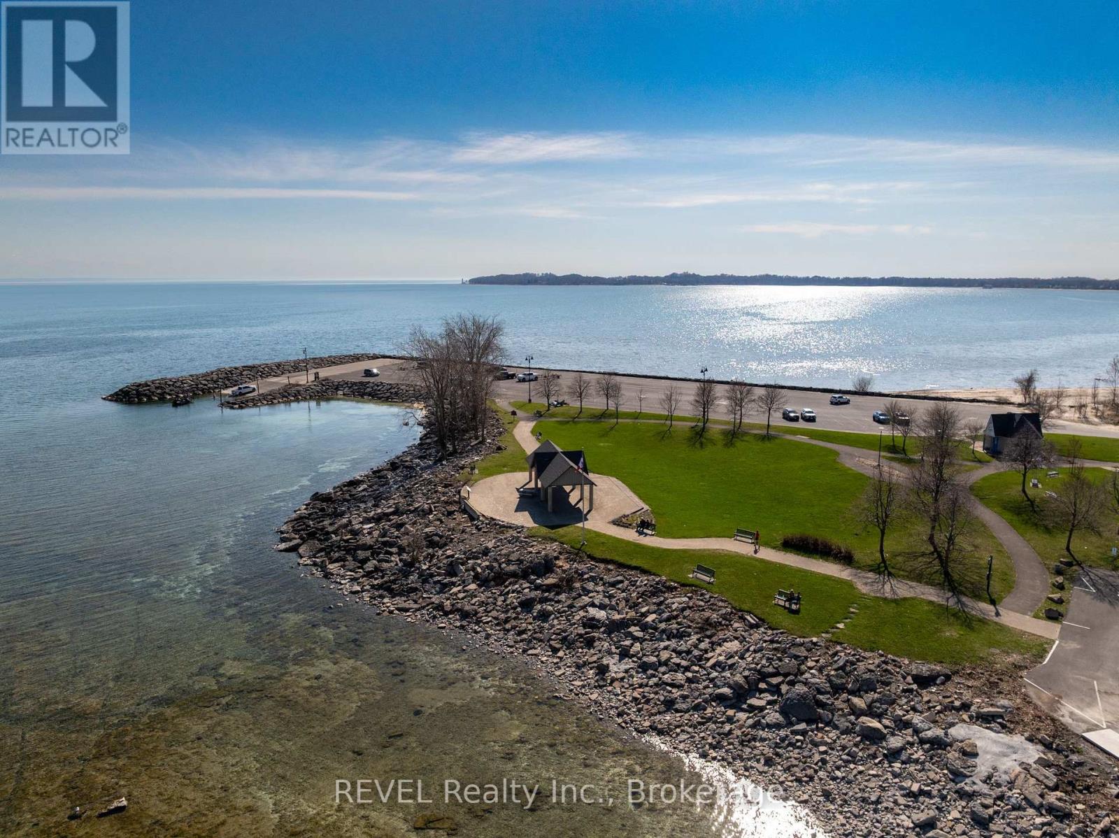 3819 Terrace Lane, Fort Erie, Ontario  L0S 1B0 - Photo 37 - X12472347