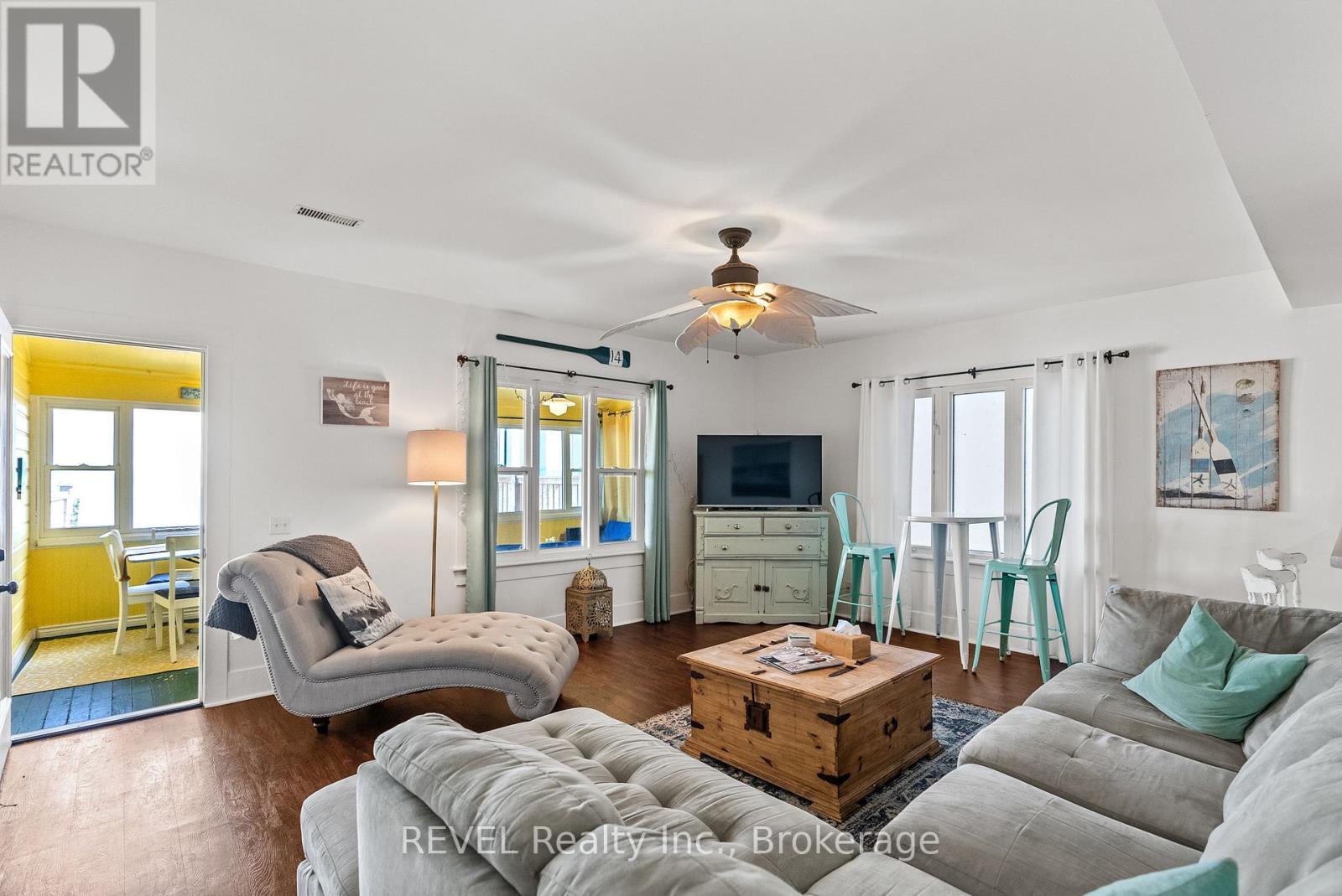 3819 Terrace Lane, Fort Erie, Ontario  L0S 1B0 - Photo 4 - X12472347