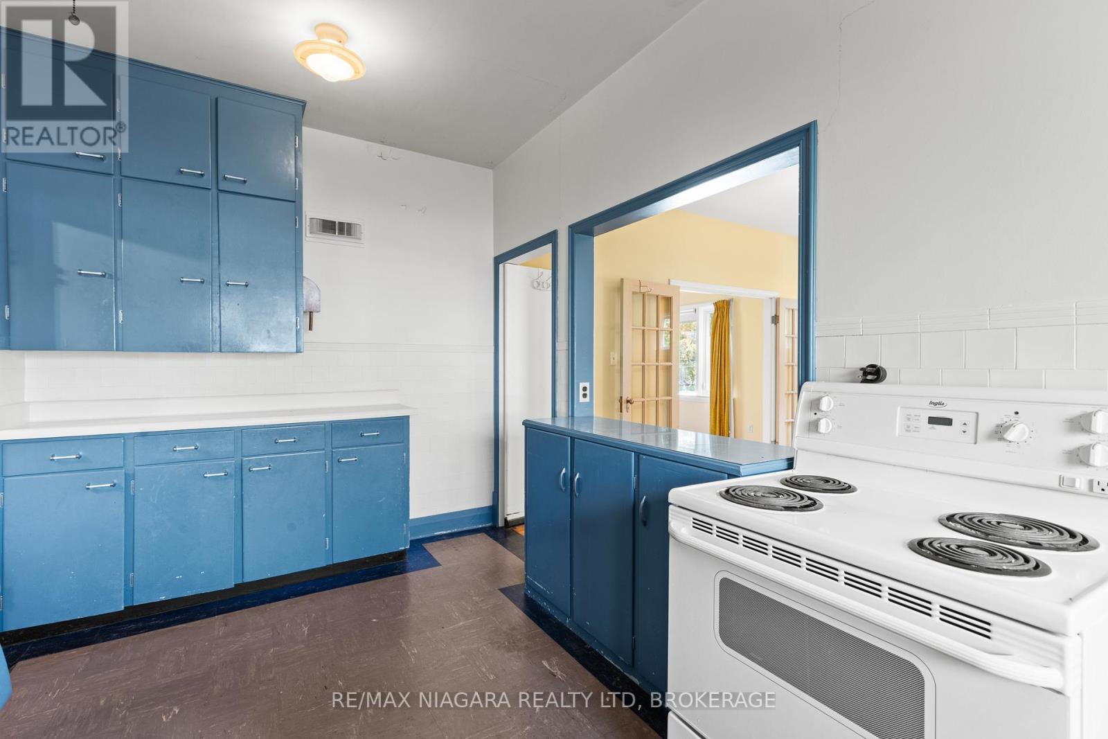 87 Fitch Street, Welland, Ontario  L3C 4V3 - Photo 11 - X12473584