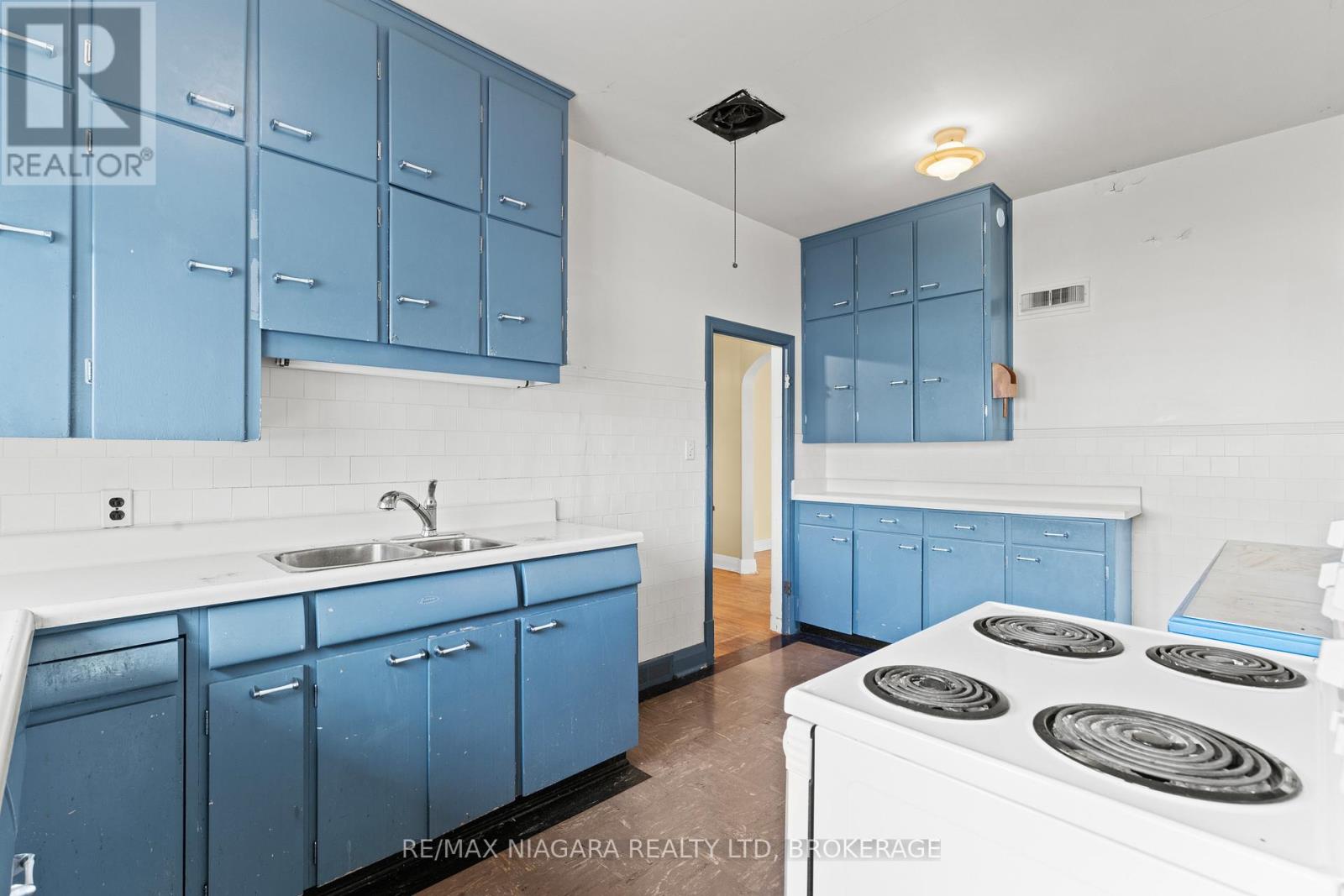 87 Fitch Street, Welland, Ontario  L3C 4V3 - Photo 12 - X12473584