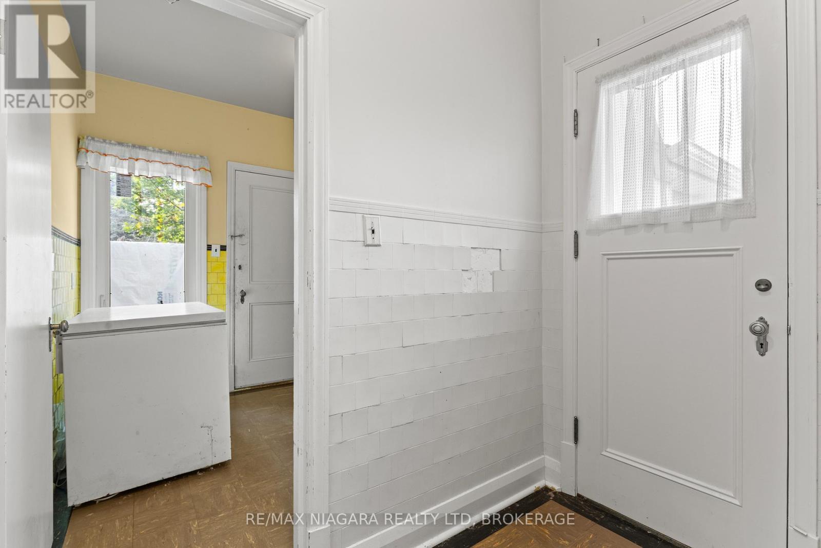 87 Fitch Street, Welland, Ontario  L3C 4V3 - Photo 19 - X12473584