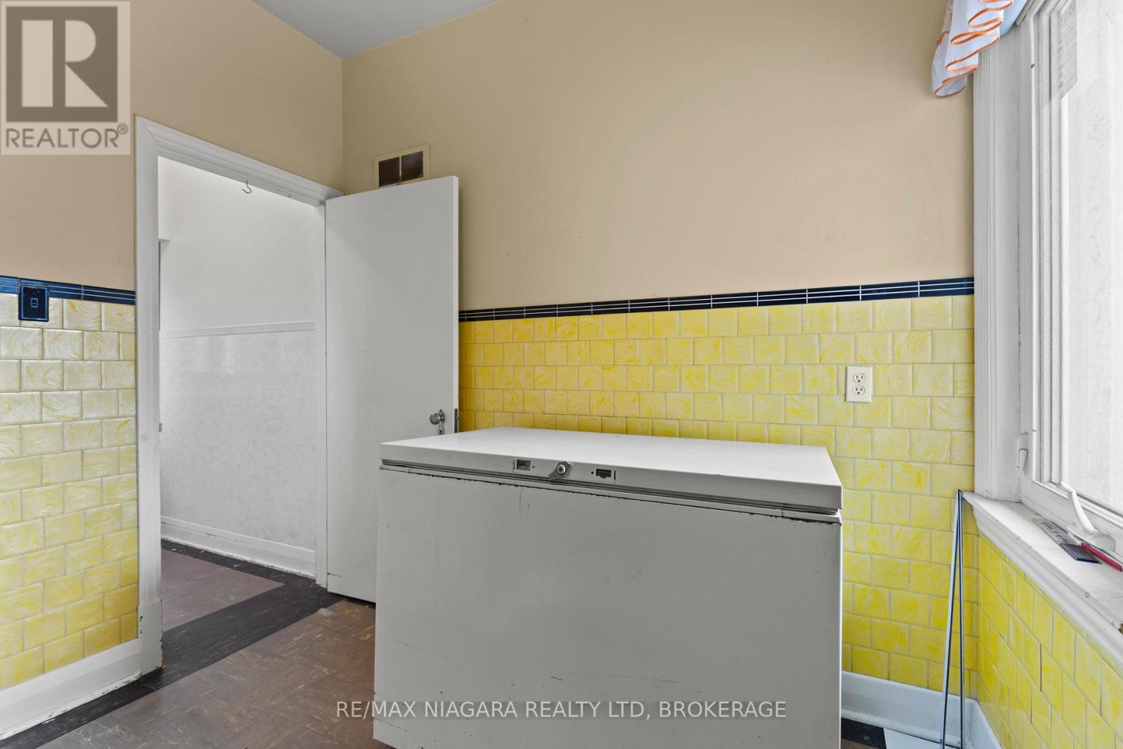 87 Fitch Street, Welland, Ontario  L3C 4V3 - Photo 20 - X12473584