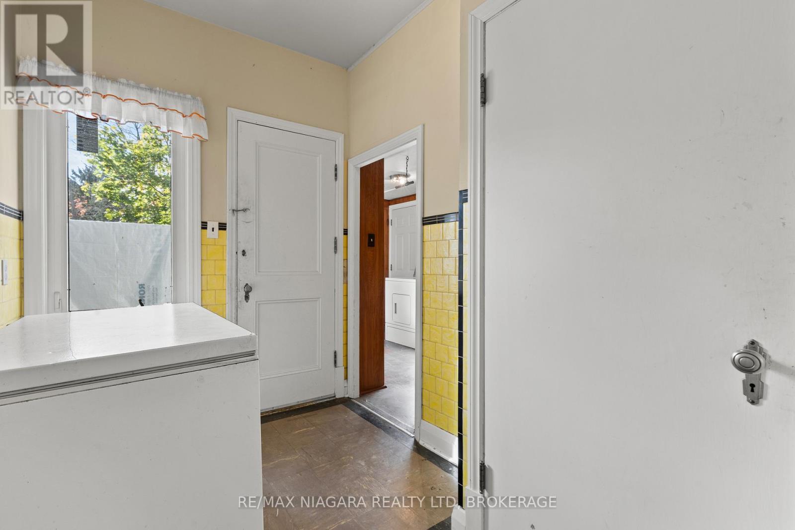 87 Fitch Street, Welland, Ontario  L3C 4V3 - Photo 21 - X12473584