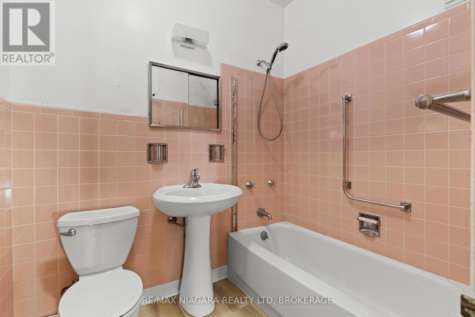 87 Fitch Street, Welland, Ontario  L3C 4V3 - Photo 25 - X12473584