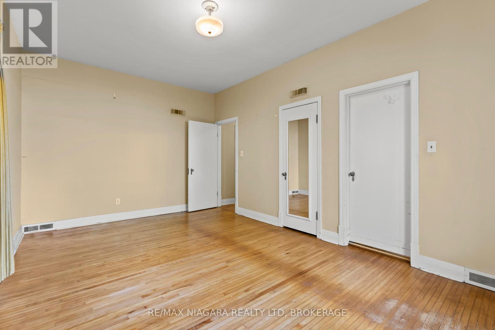 87 Fitch Street, Welland, Ontario  L3C 4V3 - Photo 27 - X12473584