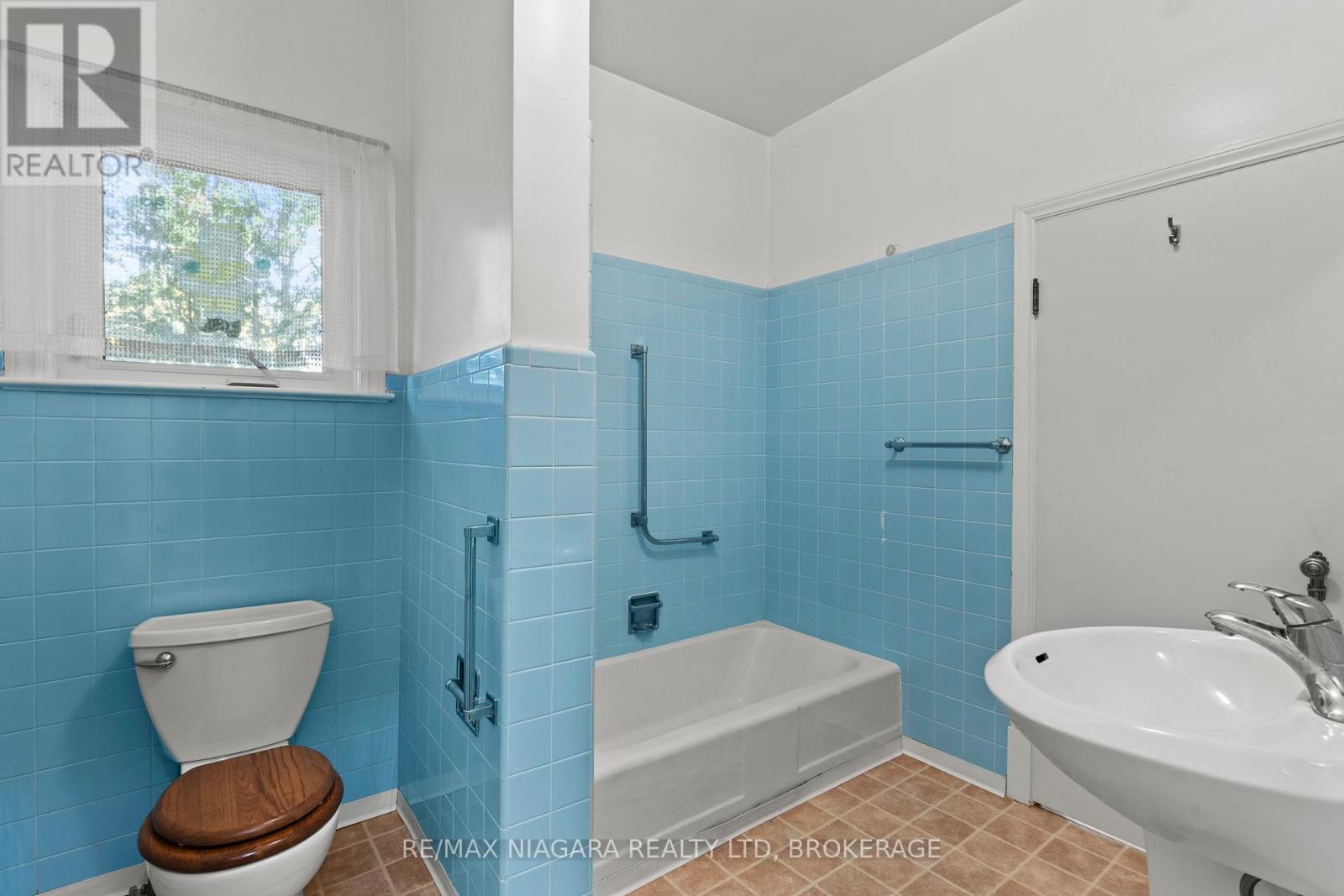 87 Fitch Street, Welland, Ontario  L3C 4V3 - Photo 28 - X12473584