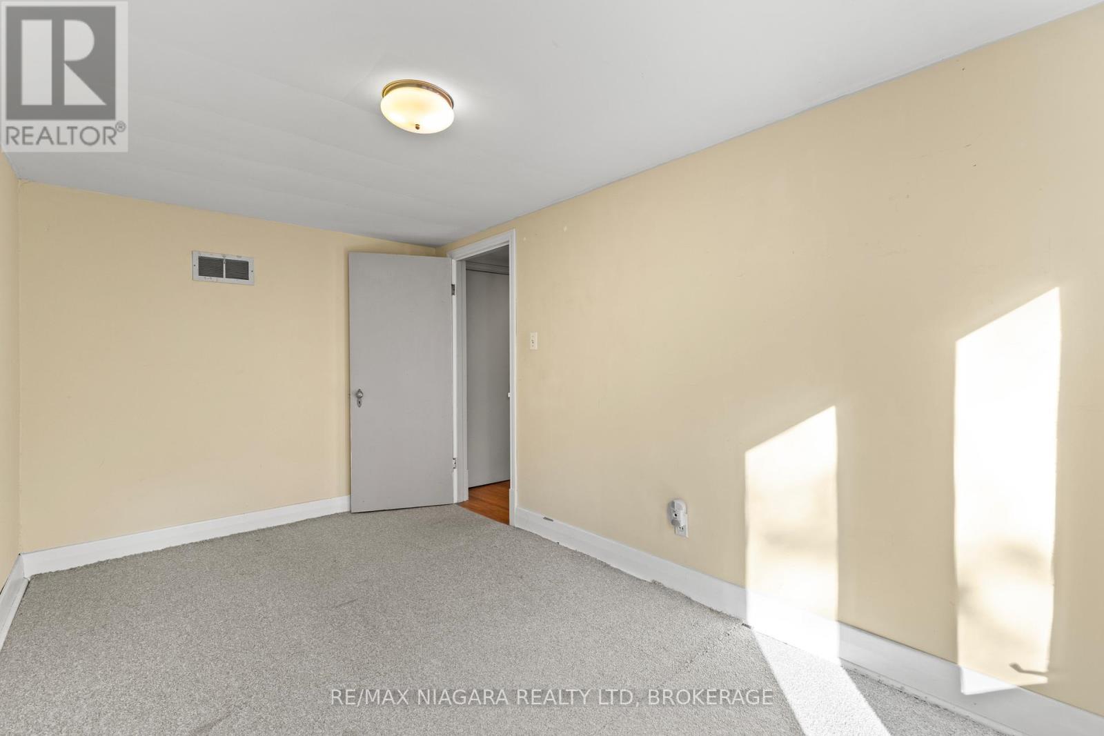 87 Fitch Street, Welland, Ontario  L3C 4V3 - Photo 33 - X12473584