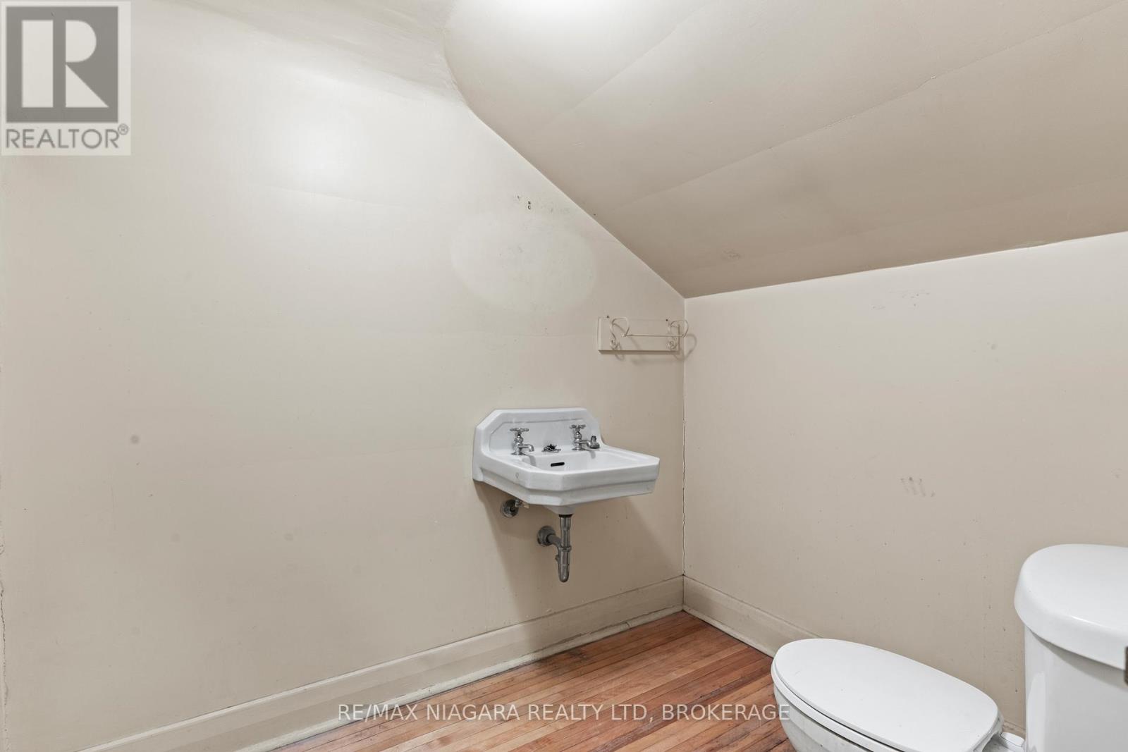 87 Fitch Street, Welland, Ontario  L3C 4V3 - Photo 36 - X12473584