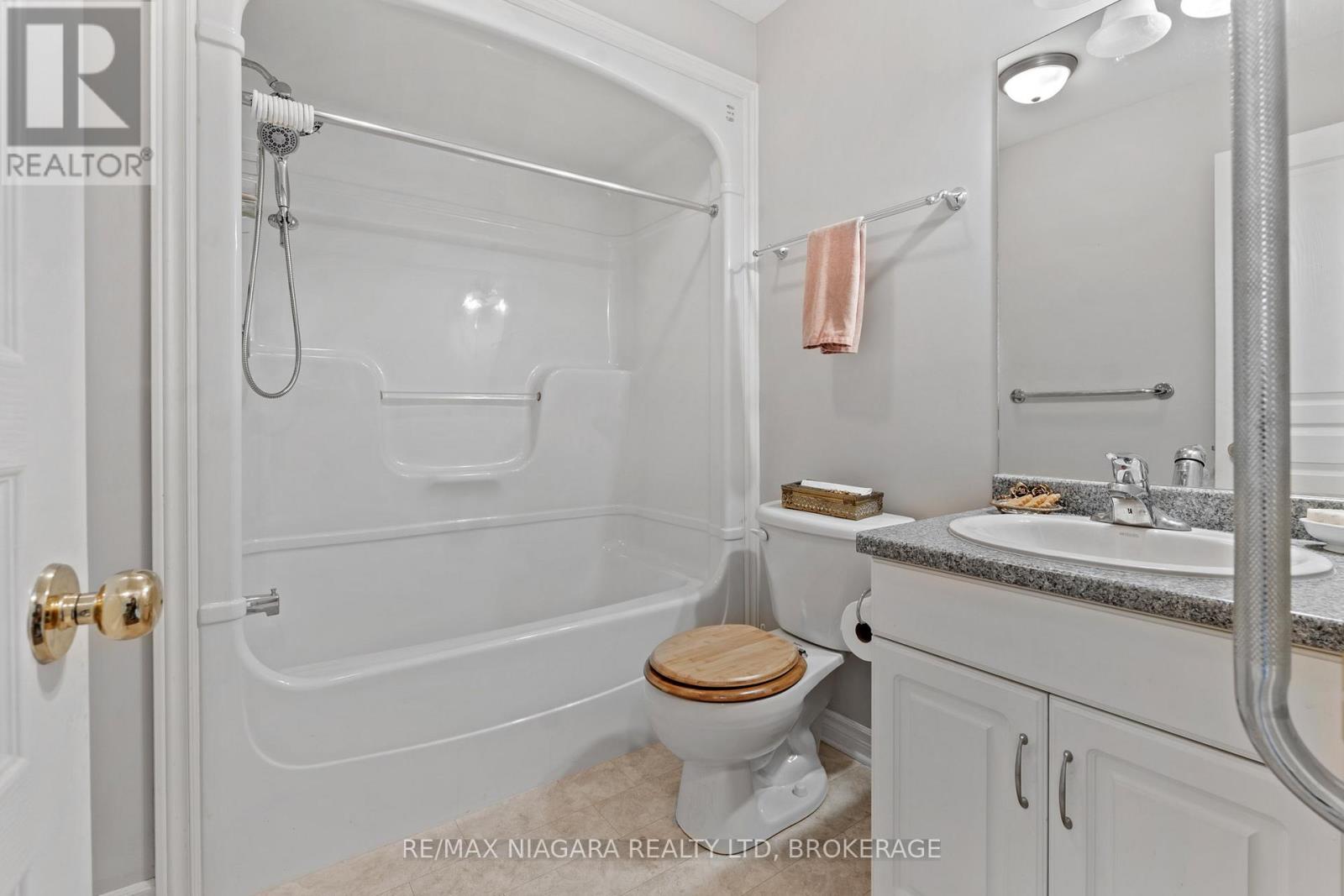 4 - 3730 Disher Street, Fort Erie, Ontario  L0S 1N0 - Photo 6 - X12473767