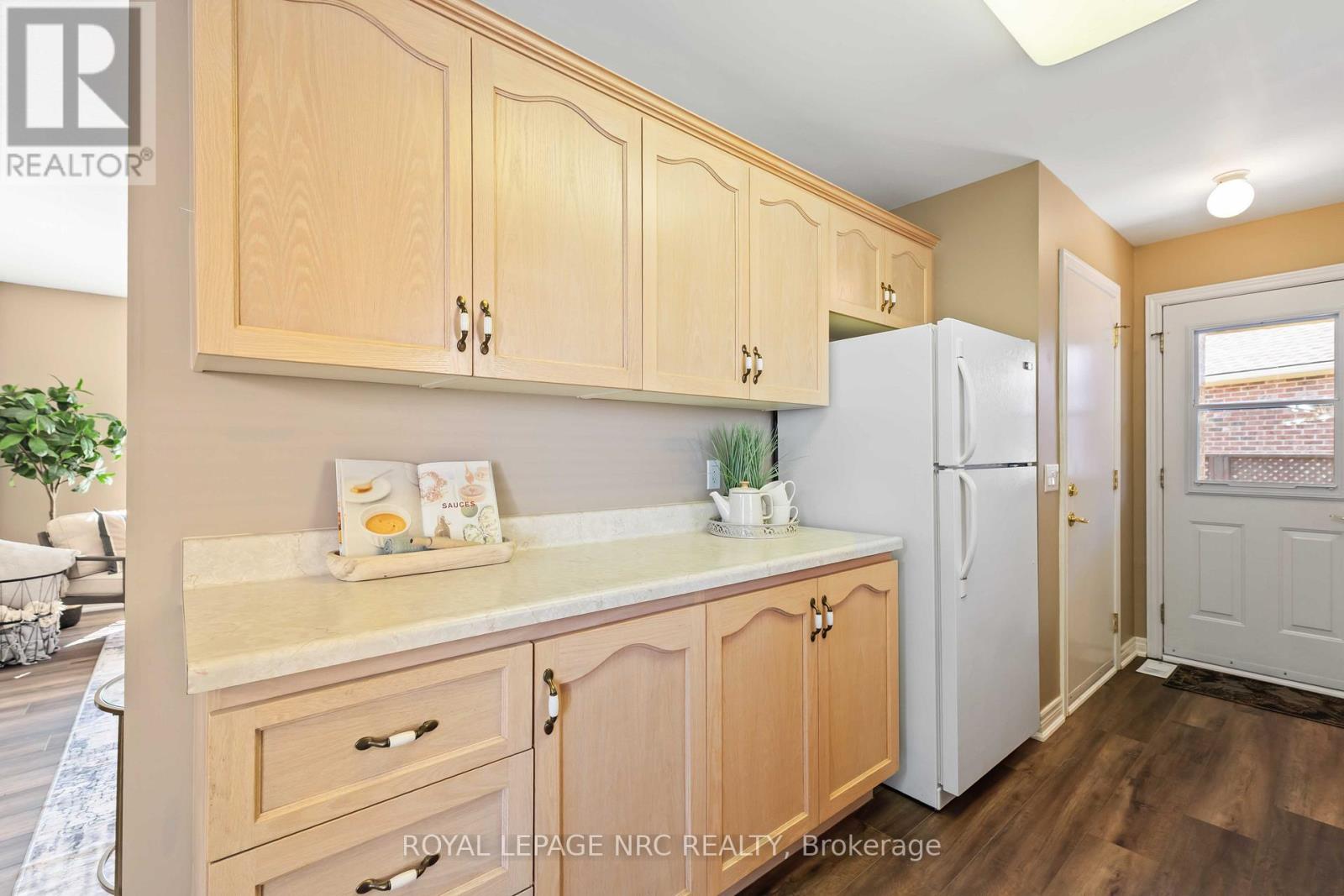 3900 Rainbow Lane, Lincoln, Ontario  L0R 2C0 - Photo 12 - X12474018