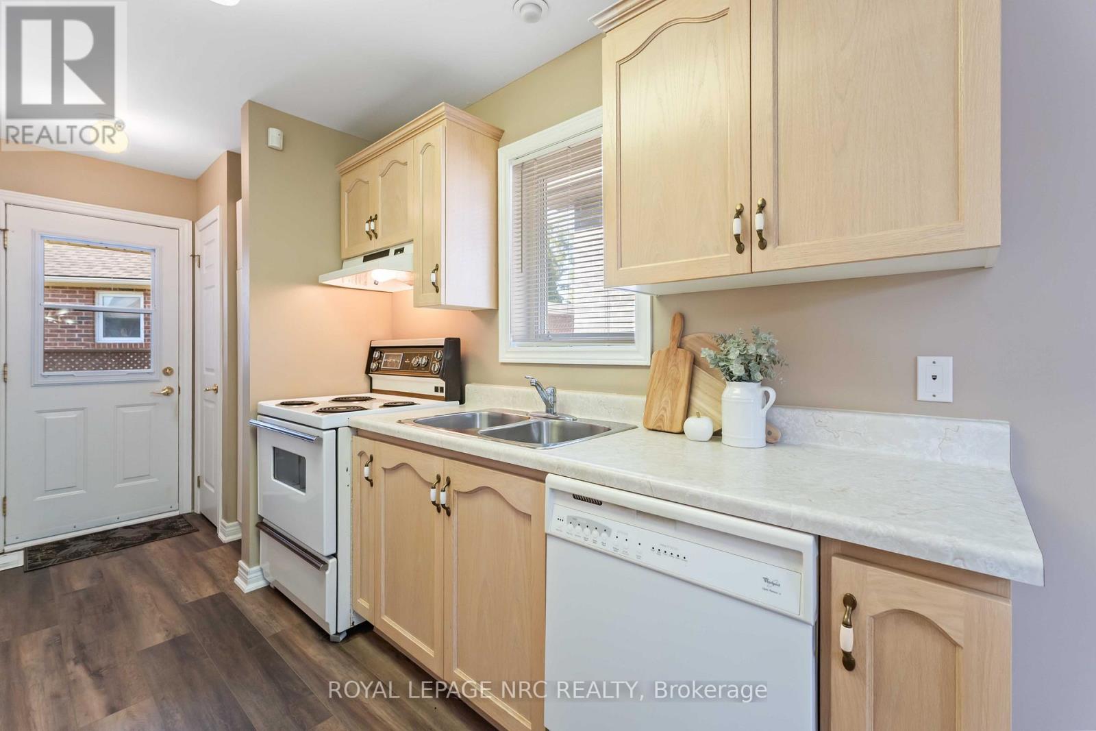 3900 Rainbow Lane, Lincoln, Ontario  L0R 2C0 - Photo 13 - X12474018