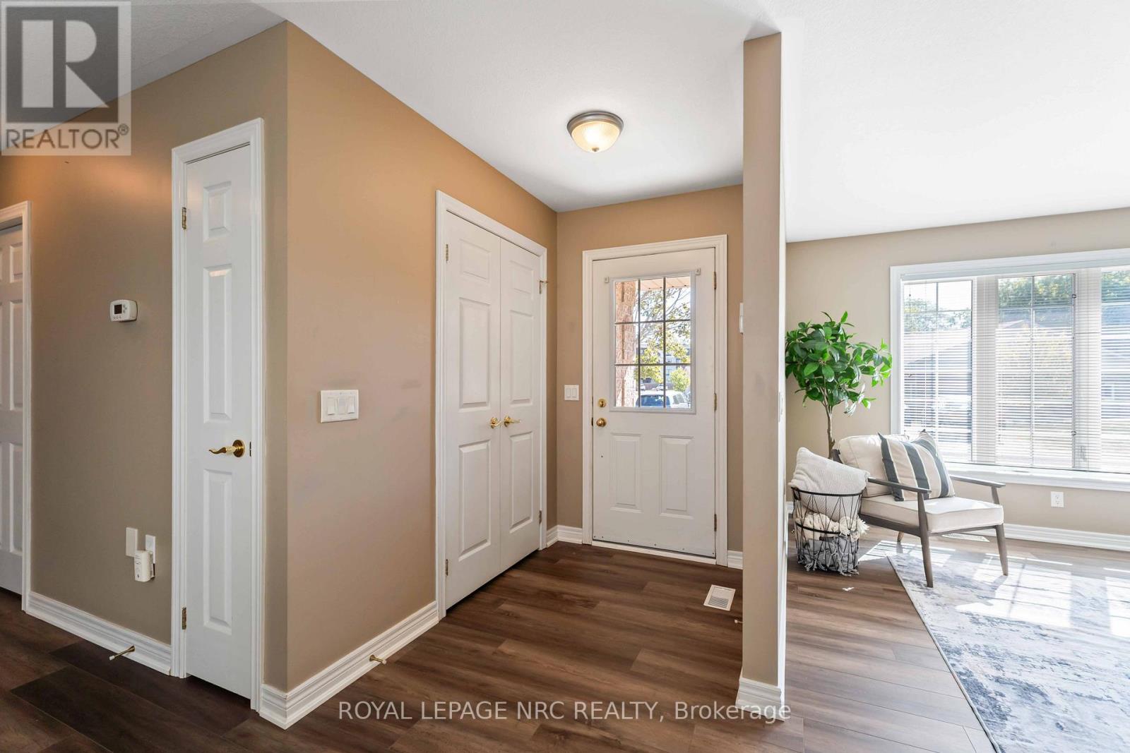 3900 Rainbow Lane, Lincoln, Ontario  L0R 2C0 - Photo 2 - X12474018