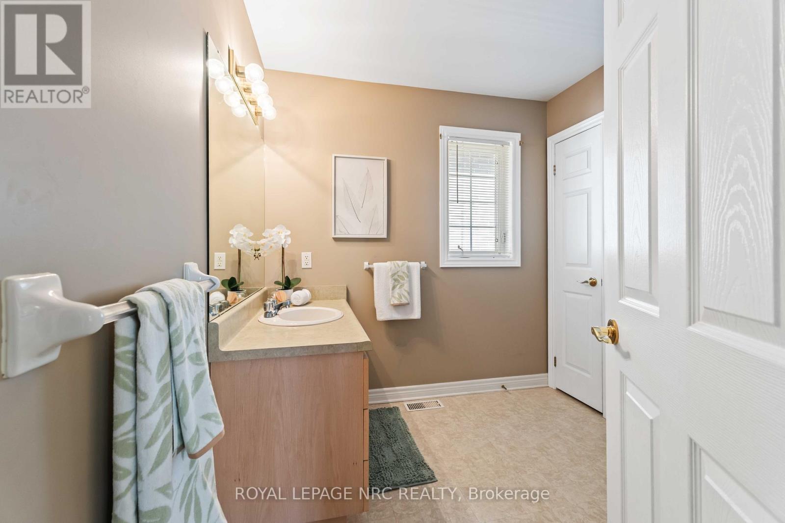 3900 Rainbow Lane, Lincoln, Ontario  L0R 2C0 - Photo 20 - X12474018