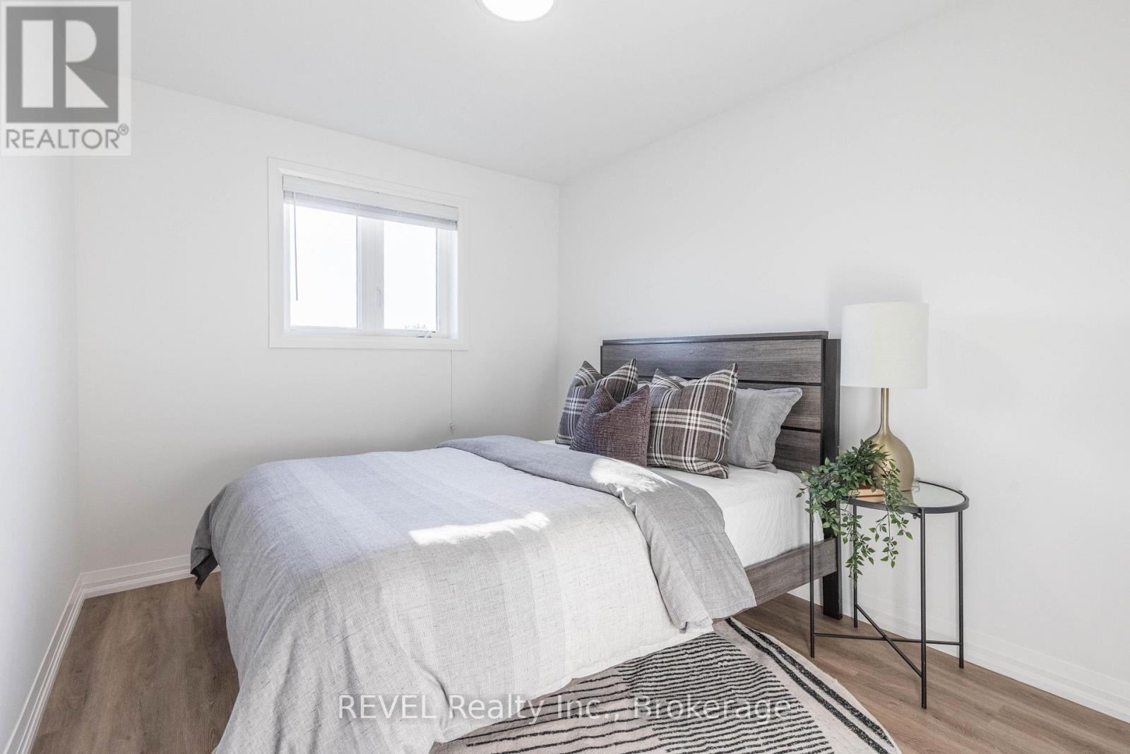 34 - 35 Southworth Street N, Welland, Ontario  L3B 1X8 - Photo 17 - X12474077