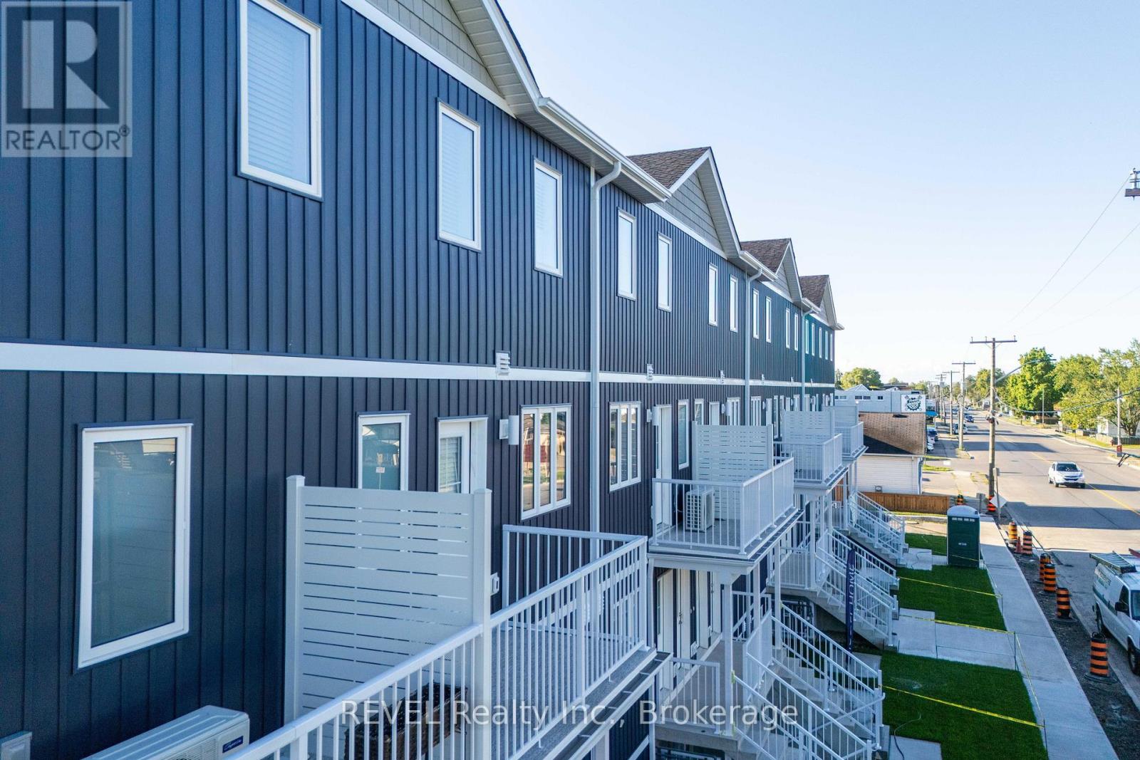 34 - 35 Southworth Street N, Welland, Ontario  L3B 1X8 - Photo 3 - X12474077