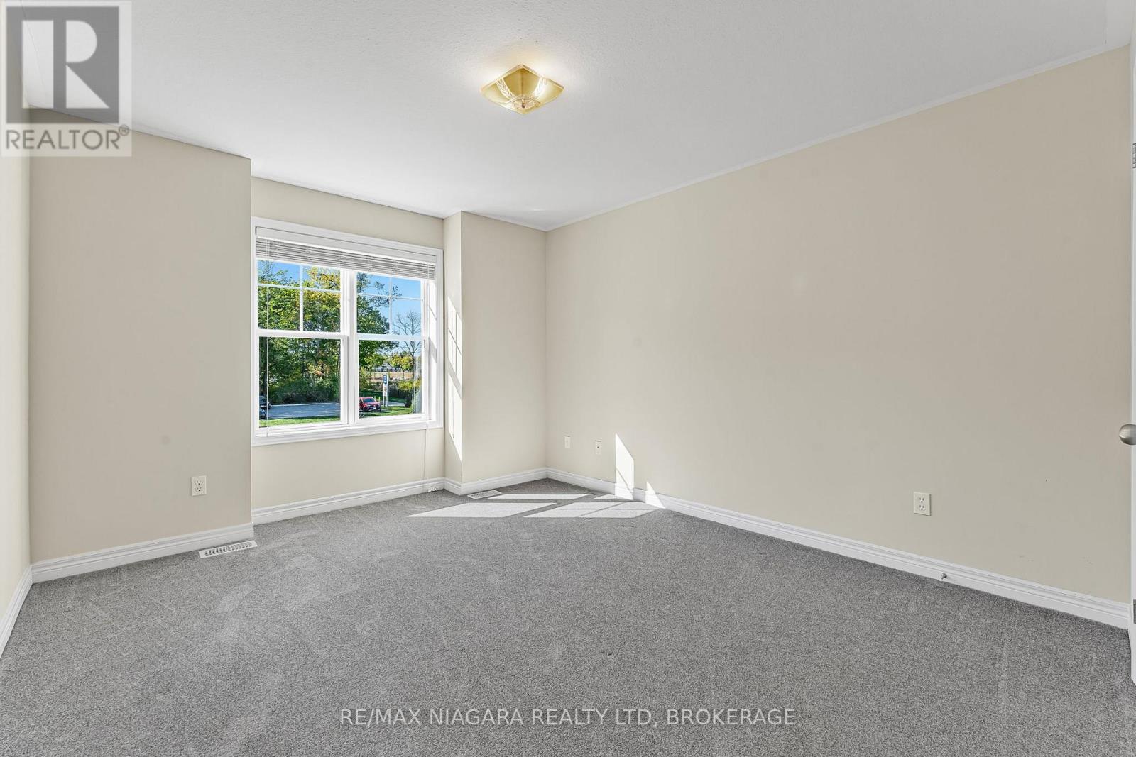 750 Lakeshore Road, Fort Erie, Ontario  L2A 0B4 - Photo 18 - X12474162