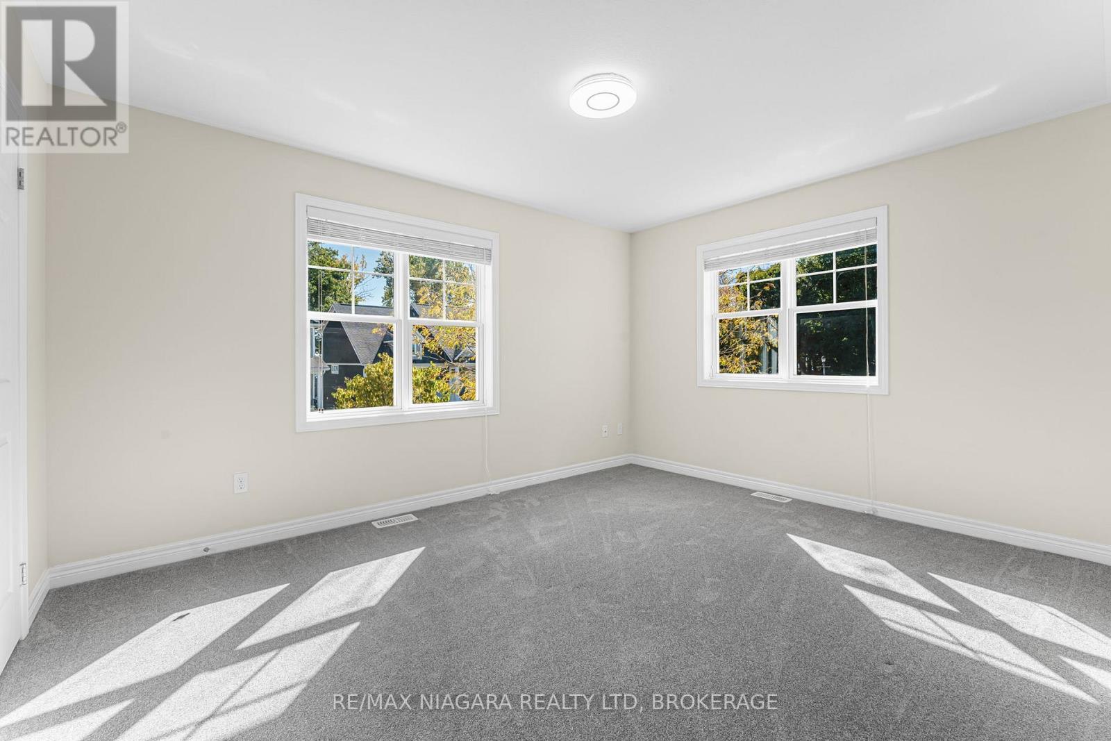 750 Lakeshore Road, Fort Erie, Ontario  L2A 0B4 - Photo 20 - X12474162