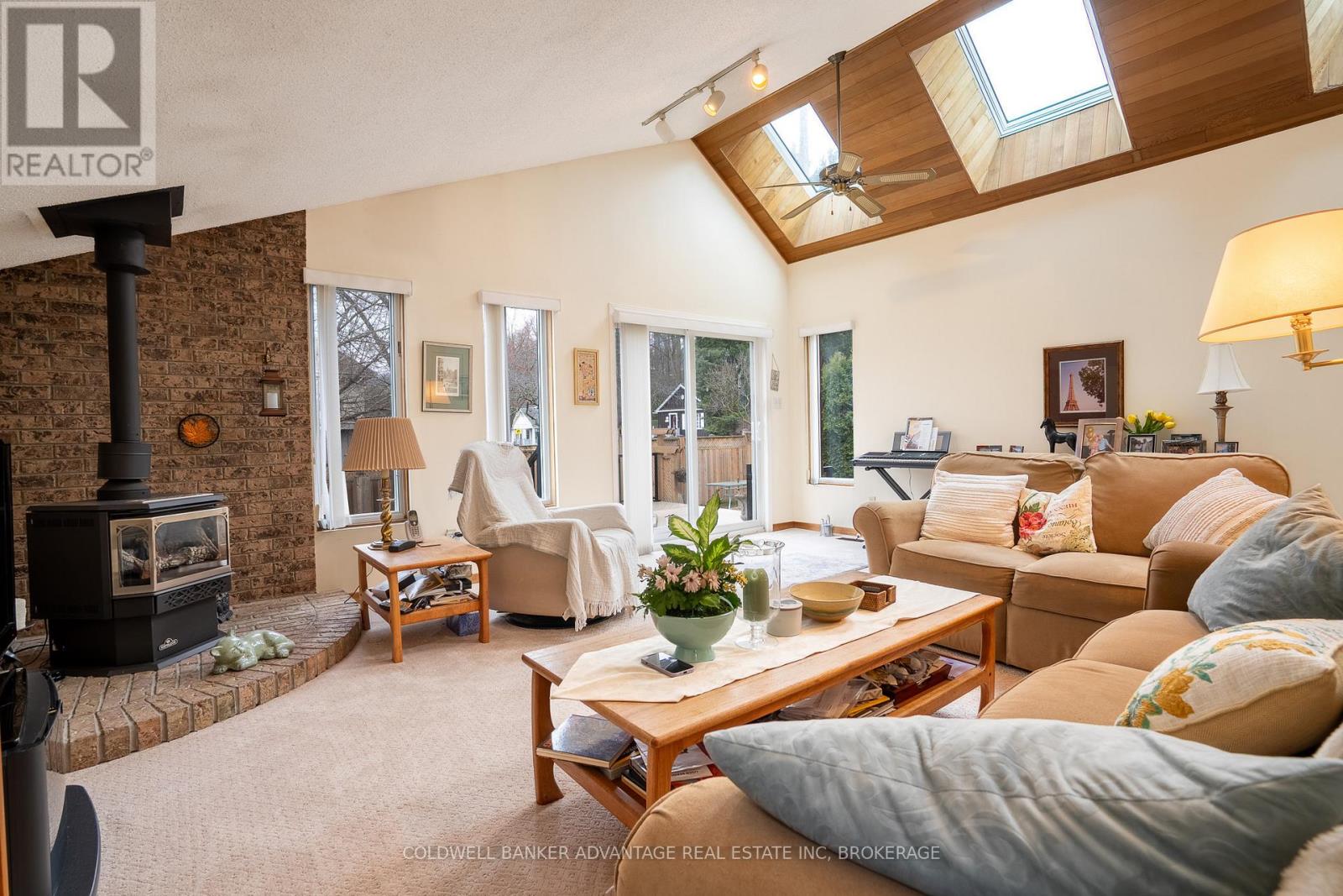 17 Wardrope Avenue, Hamilton, Ontario  L8G 1R9 - Photo 12 - X12475551