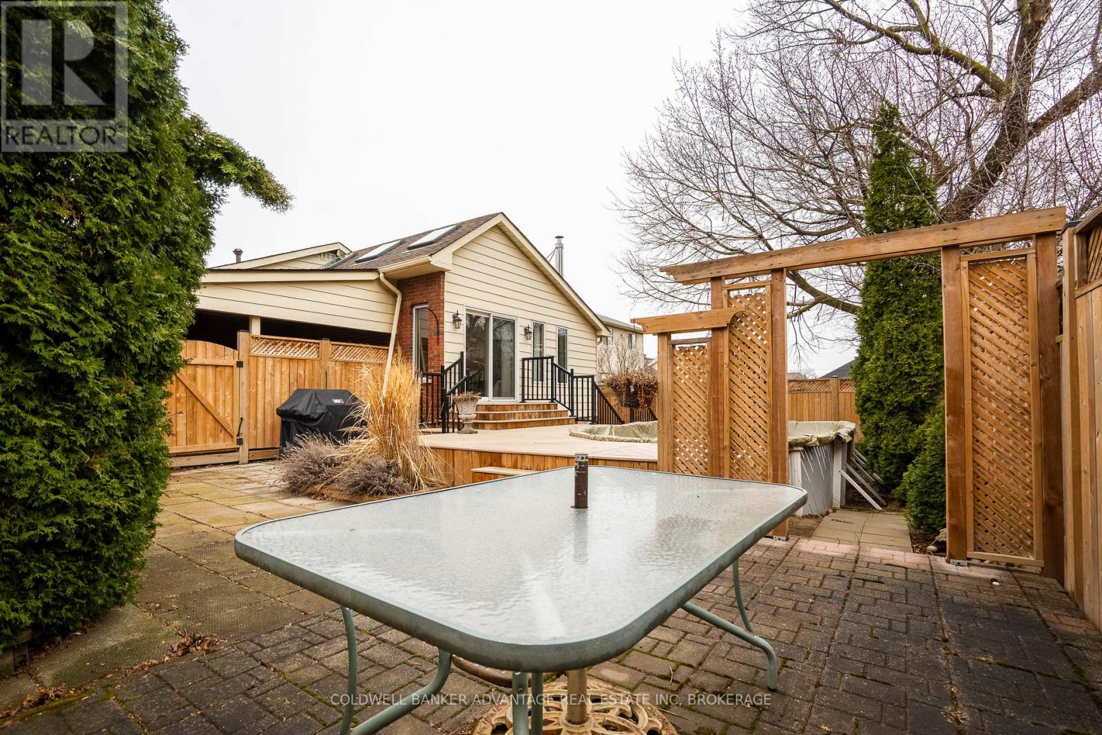 17 Wardrope Avenue, Hamilton, Ontario  L8G 1R9 - Photo 31 - X12475551