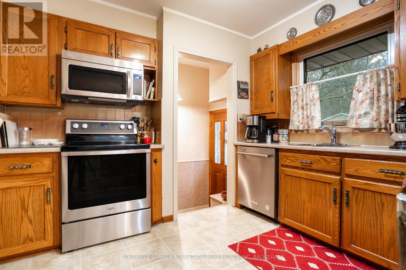 17 Wardrope Avenue, Hamilton, Ontario  L8G 1R9 - Photo 7 - X12475551