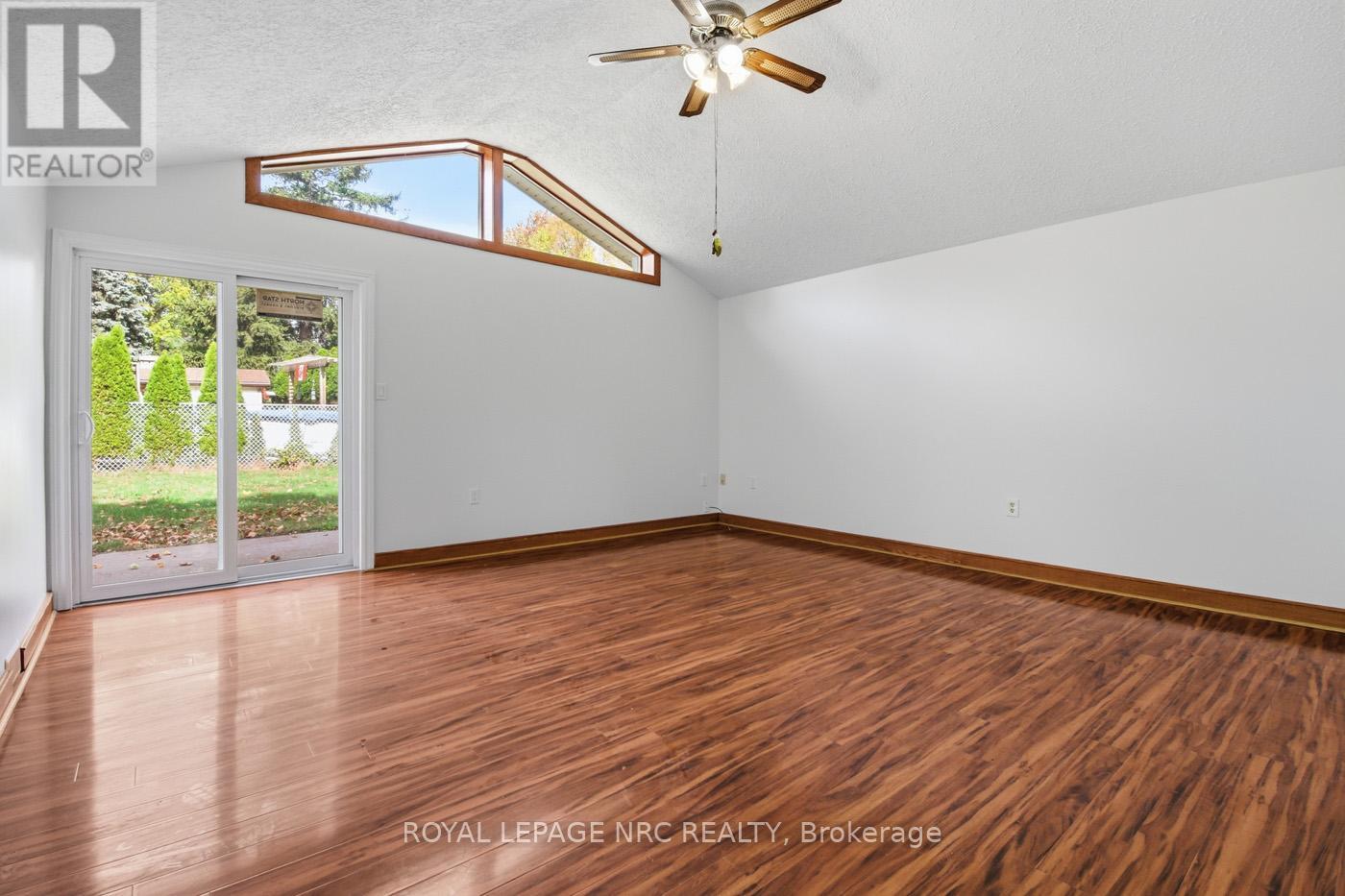 4448 Meadowvale Drive, Niagara Falls, Ontario  L2E 5W9 - Photo 19 - X12475856